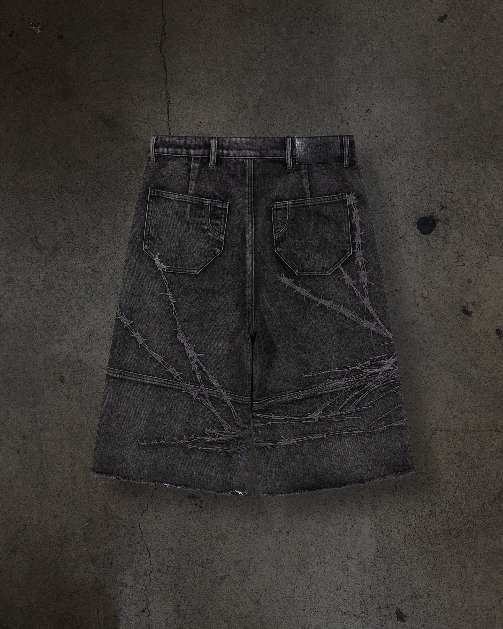 BARBED WIRE JORTS (COAL)-IYAMIUIO