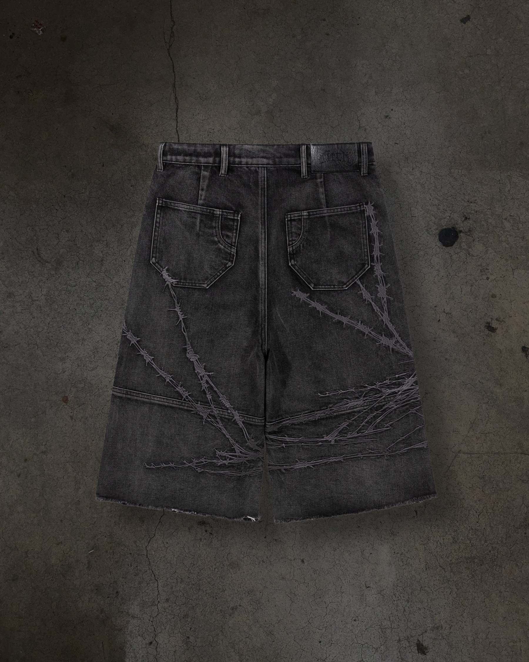 BARBED WIRE JORTS (COAL)-IYAMIUIO