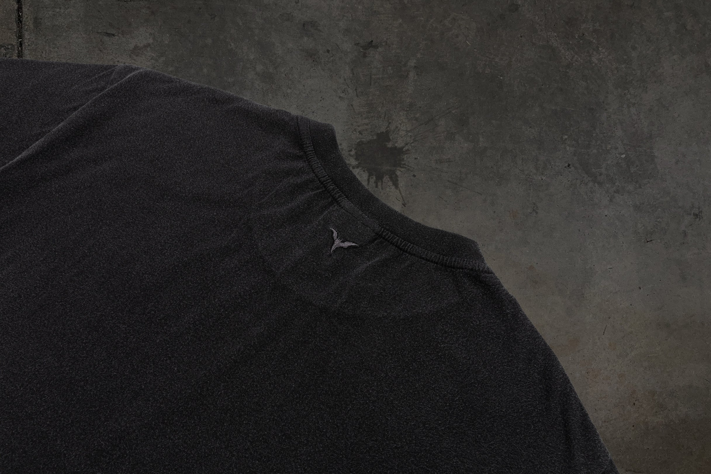 CROPPED BLANK TEE (COAL)-IYAMIUIO