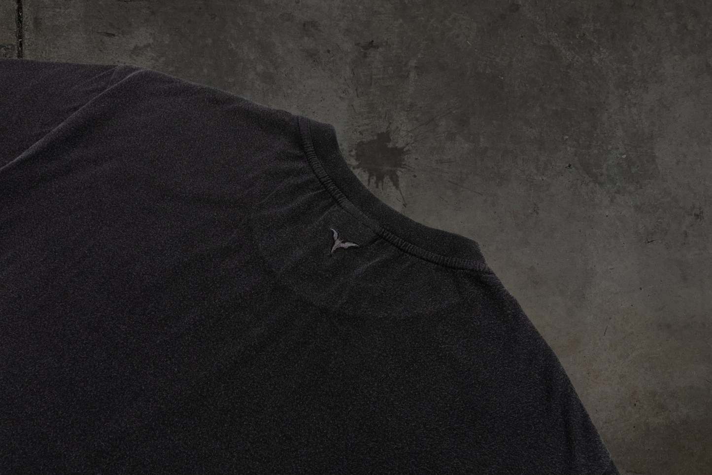 CROPPED BLANK TEE (COAL)-IYAMIUIO