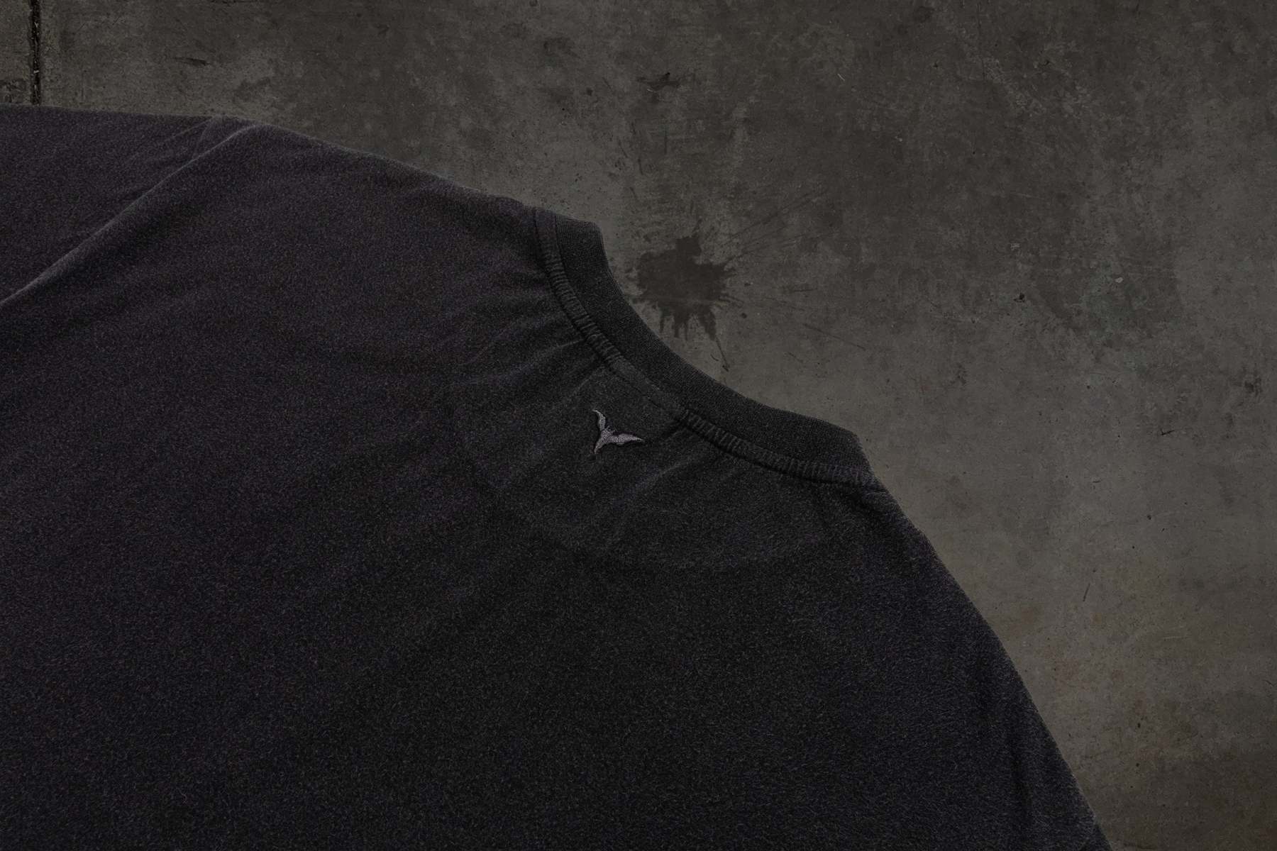 CROPPED BLANK TEE (COAL)-IYAMIUIO