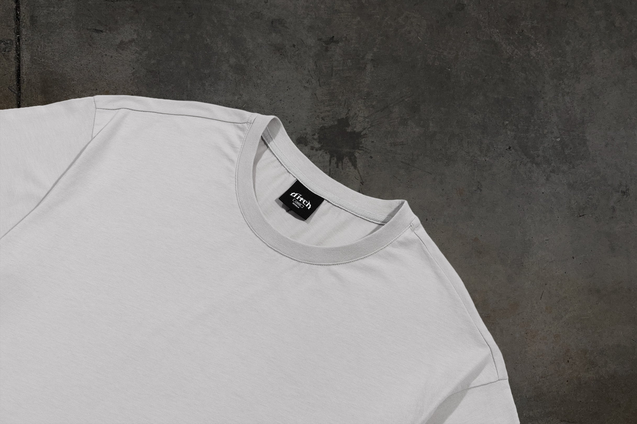 CROPPED BLANK TEE (BONE)-IYAMIUIO