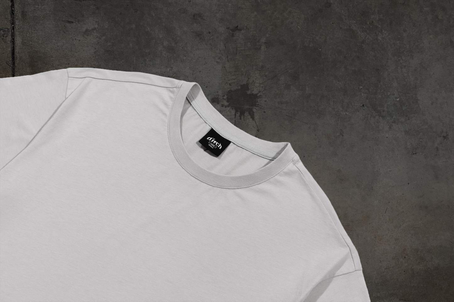 CROPPED BLANK TEE (BONE)-IYAMIUIO