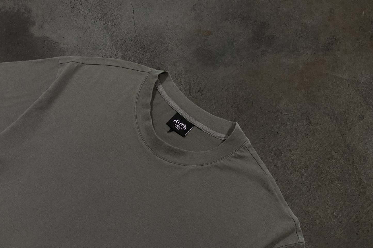 CROPPED BLANK TEE (CEMENT)-IYAMIUIO