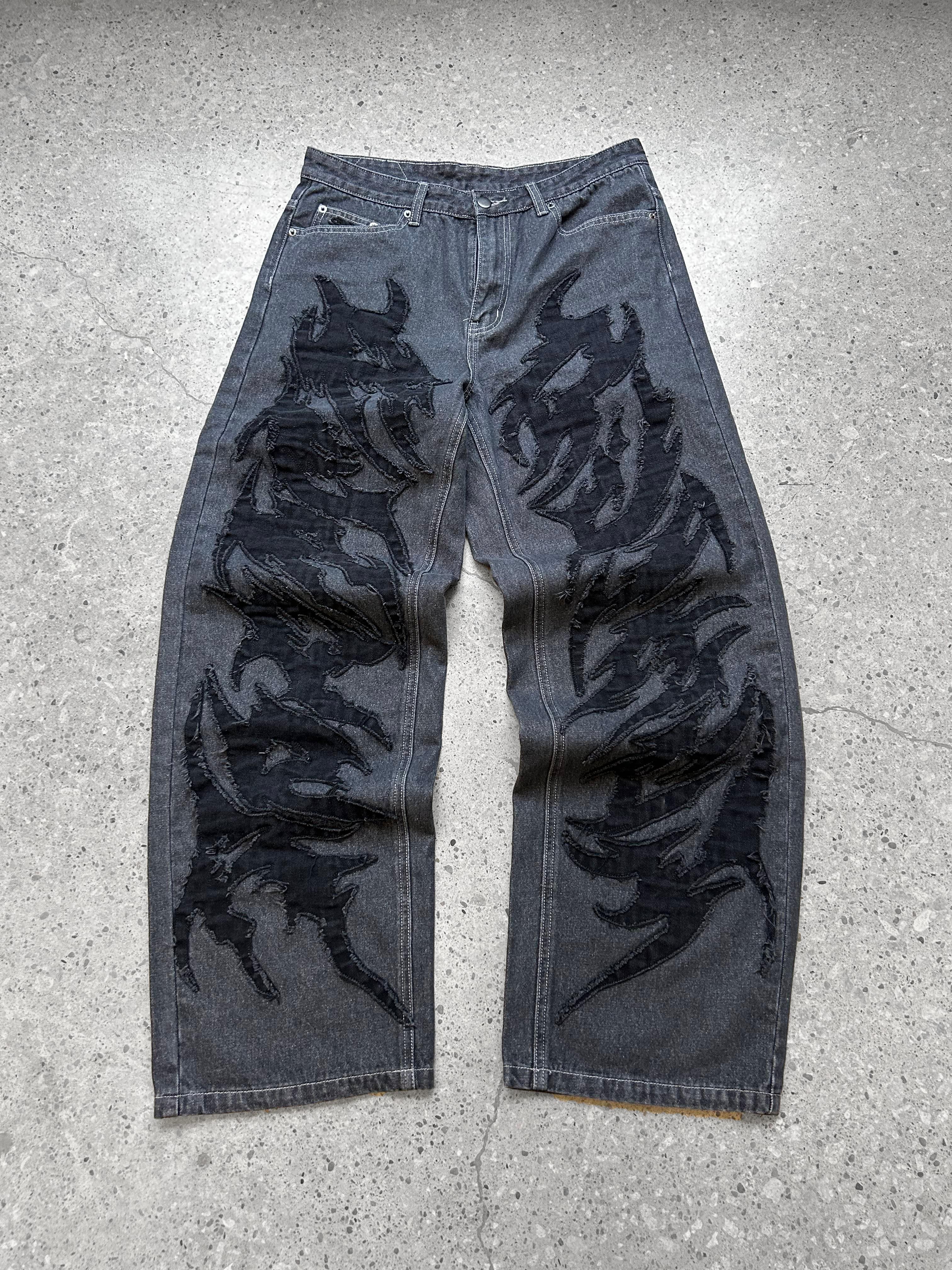 "CONFLICT" JEANS-IYAMIUIO