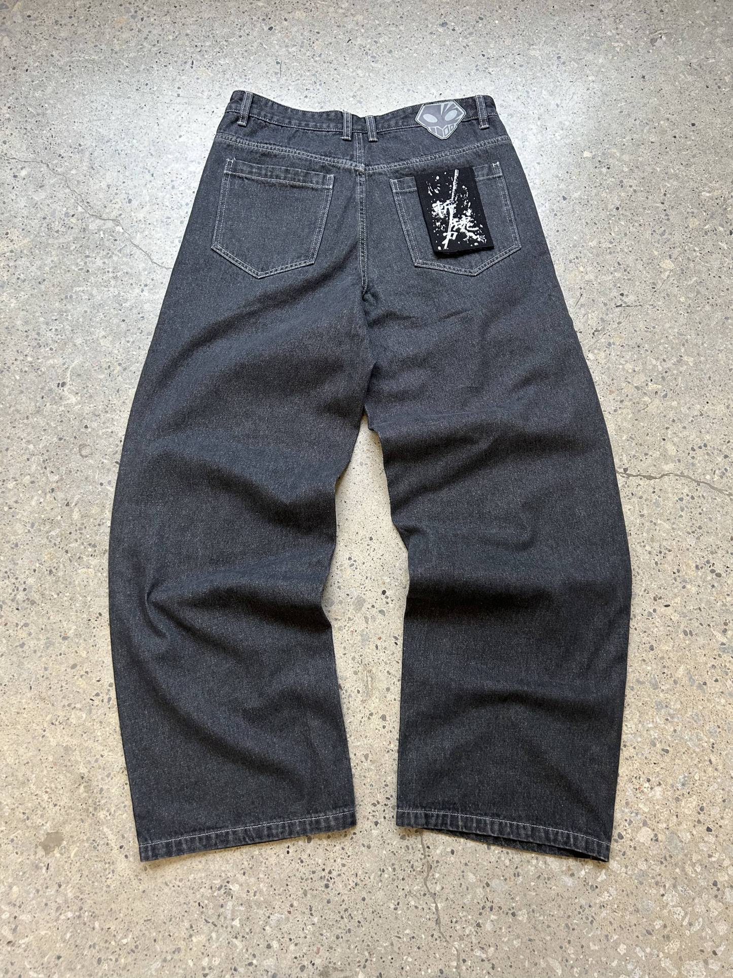 "CONFLICT" JEANS-IYAMIUIO