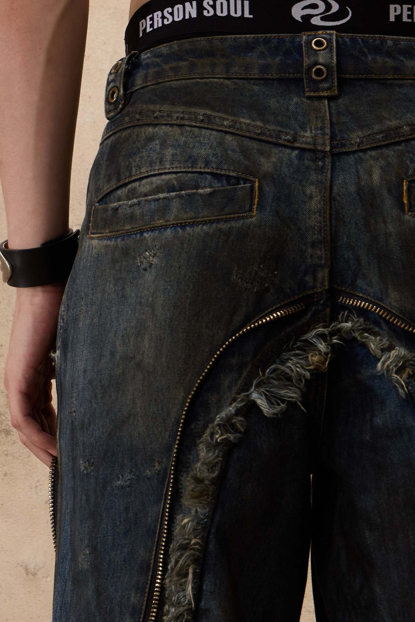 Personsoul Aliens Dirty Ripped Denim Jeans-IYAMIUIO