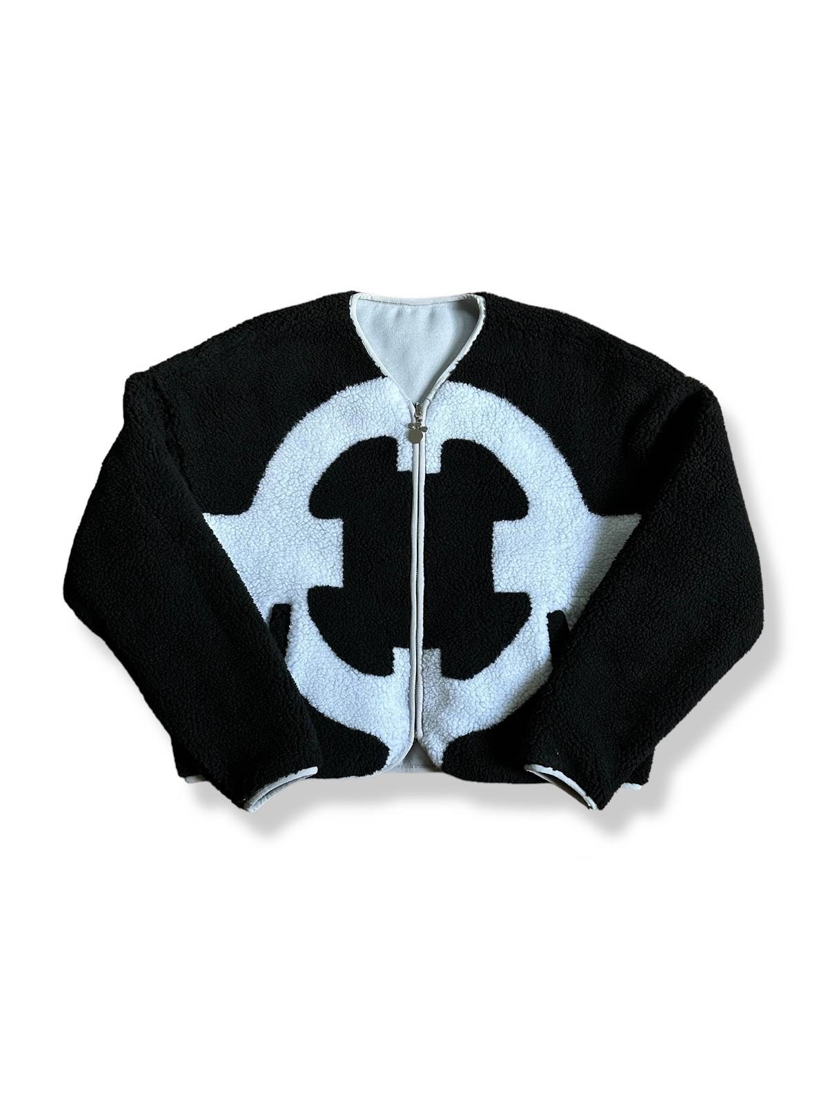 Kuma Reversible fleece Jacket - O.P-IYAMIUIO