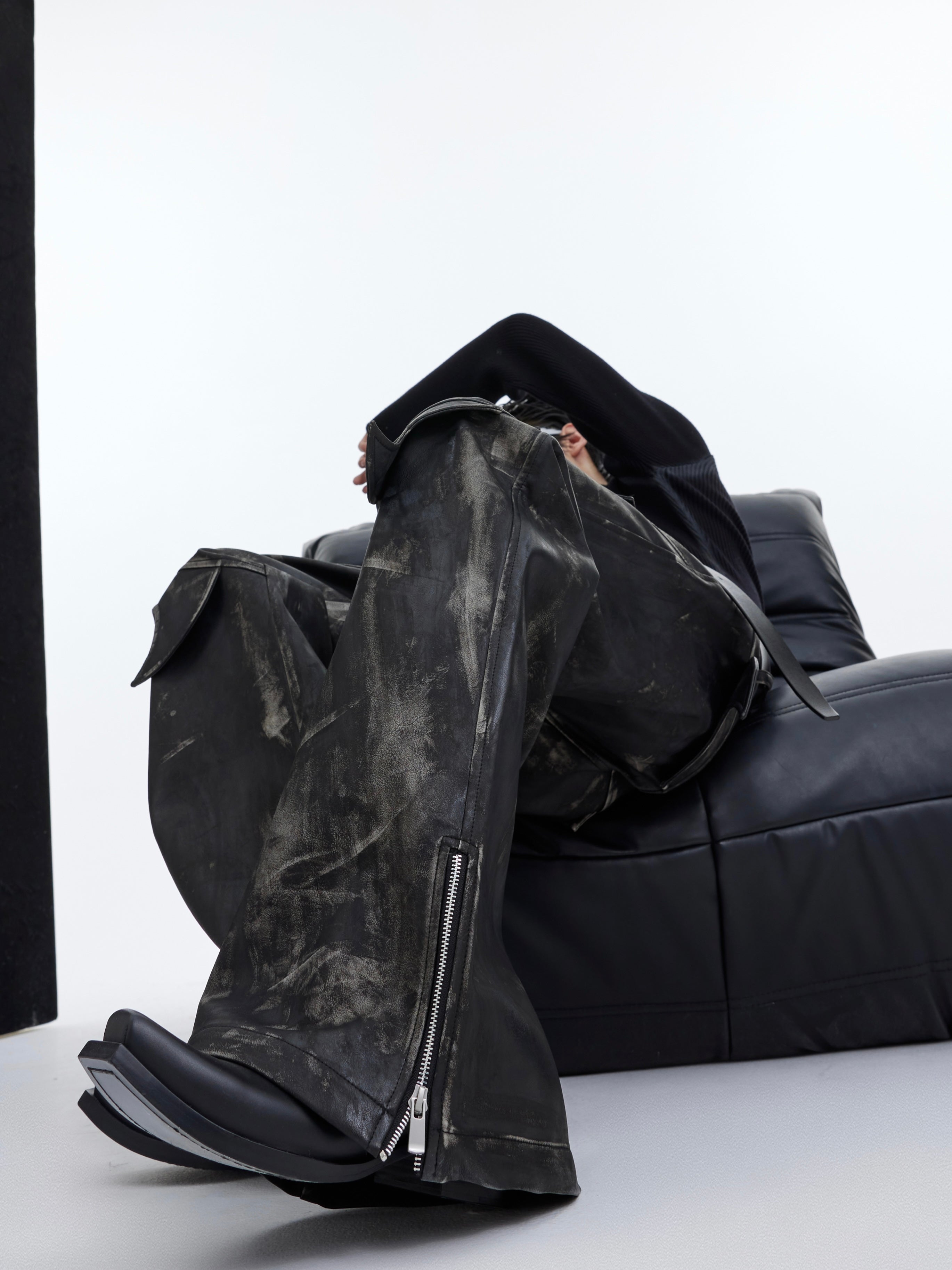 【23s November.】Distressed Faded Leather Trousers-IYAMIUIO