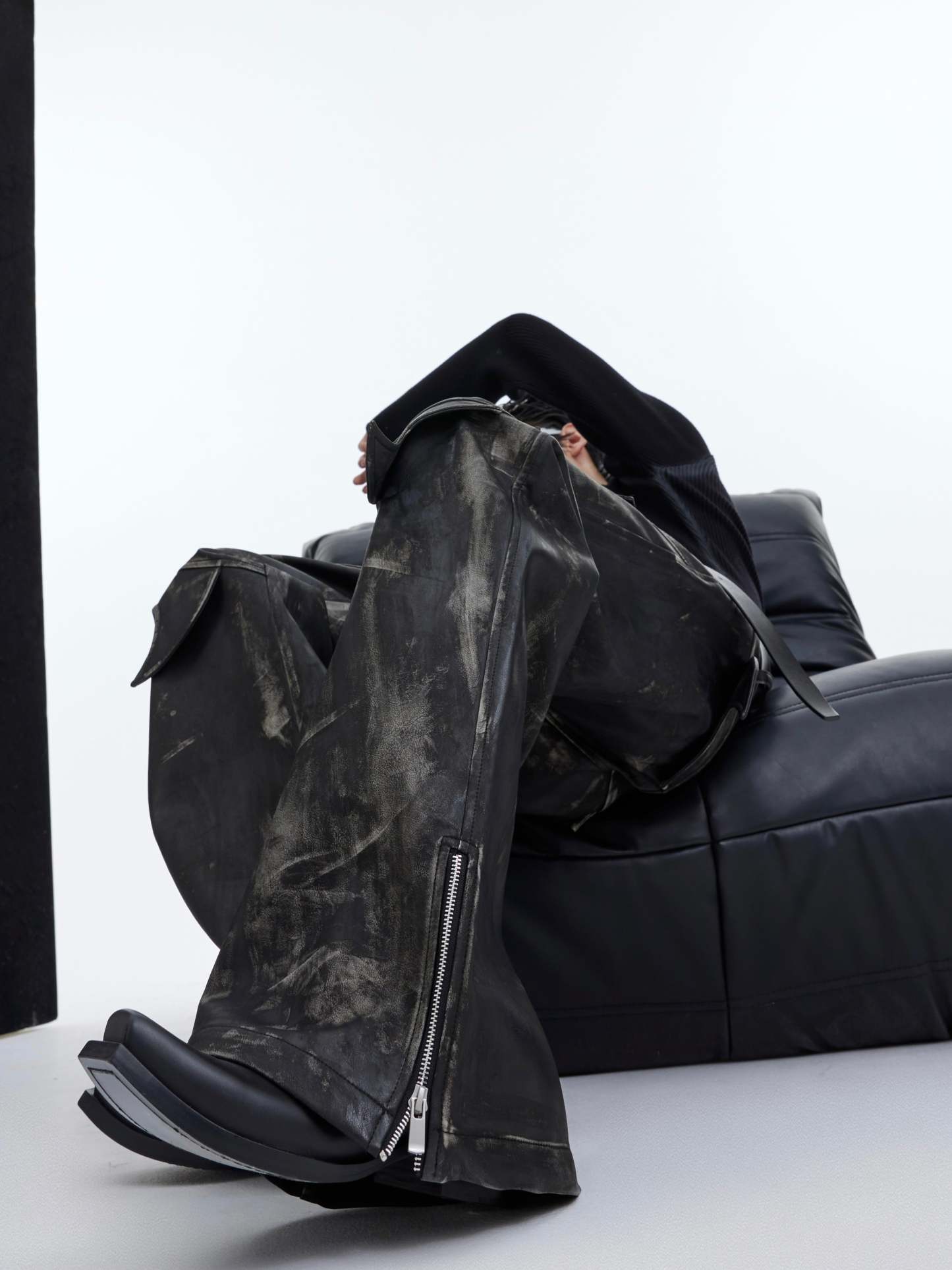 【23s November.】Distressed Faded Leather Trousers-IYAMIUIO