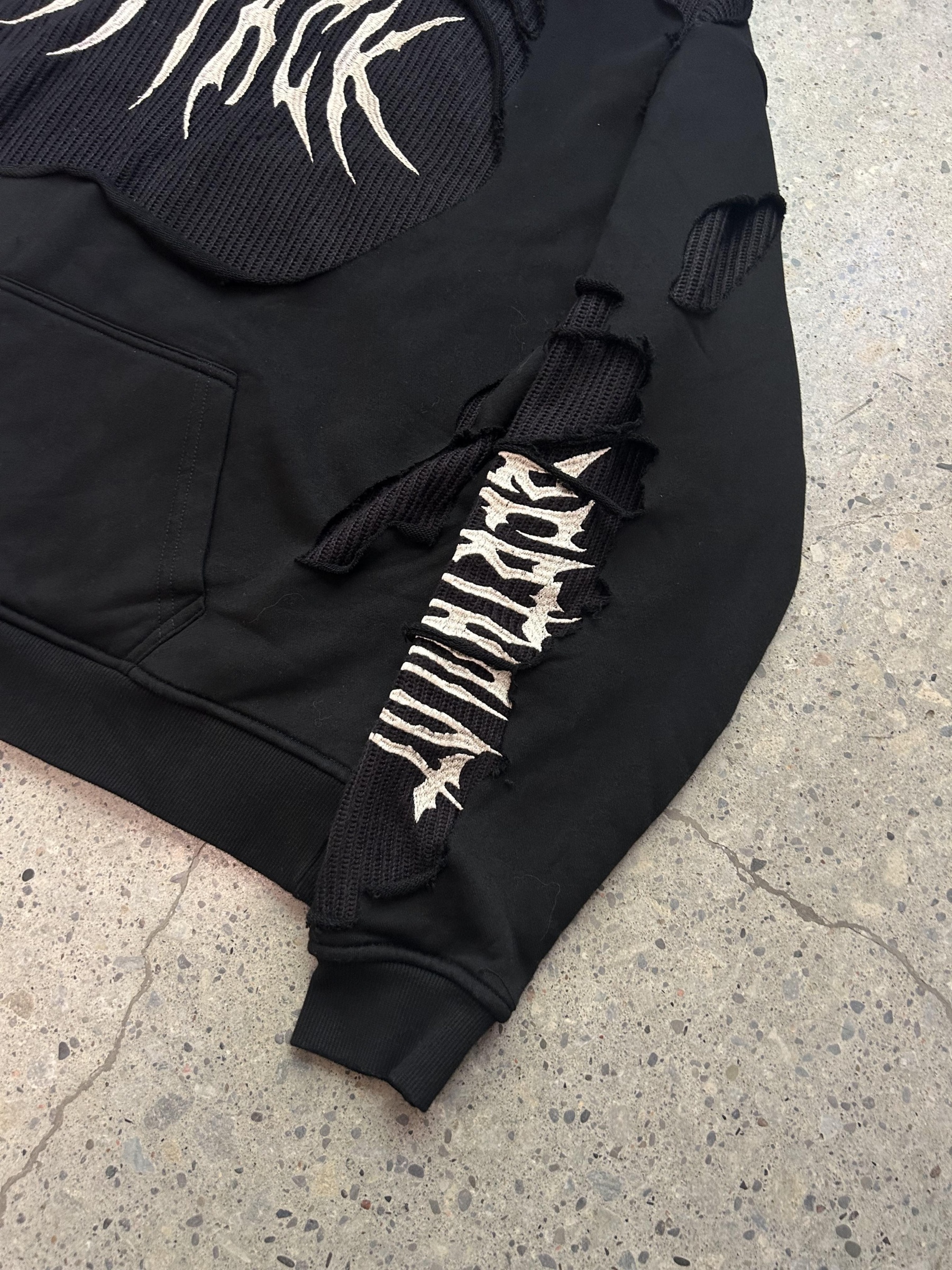 "Colosssal" Hoodie-IYAMIUIO