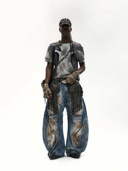 Curved Blade Pleated Jeans with Distressed Wash-IYAMIUIO