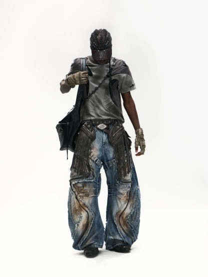 Curved Blade Pleated Jeans with Distressed Wash-IYAMIUIO