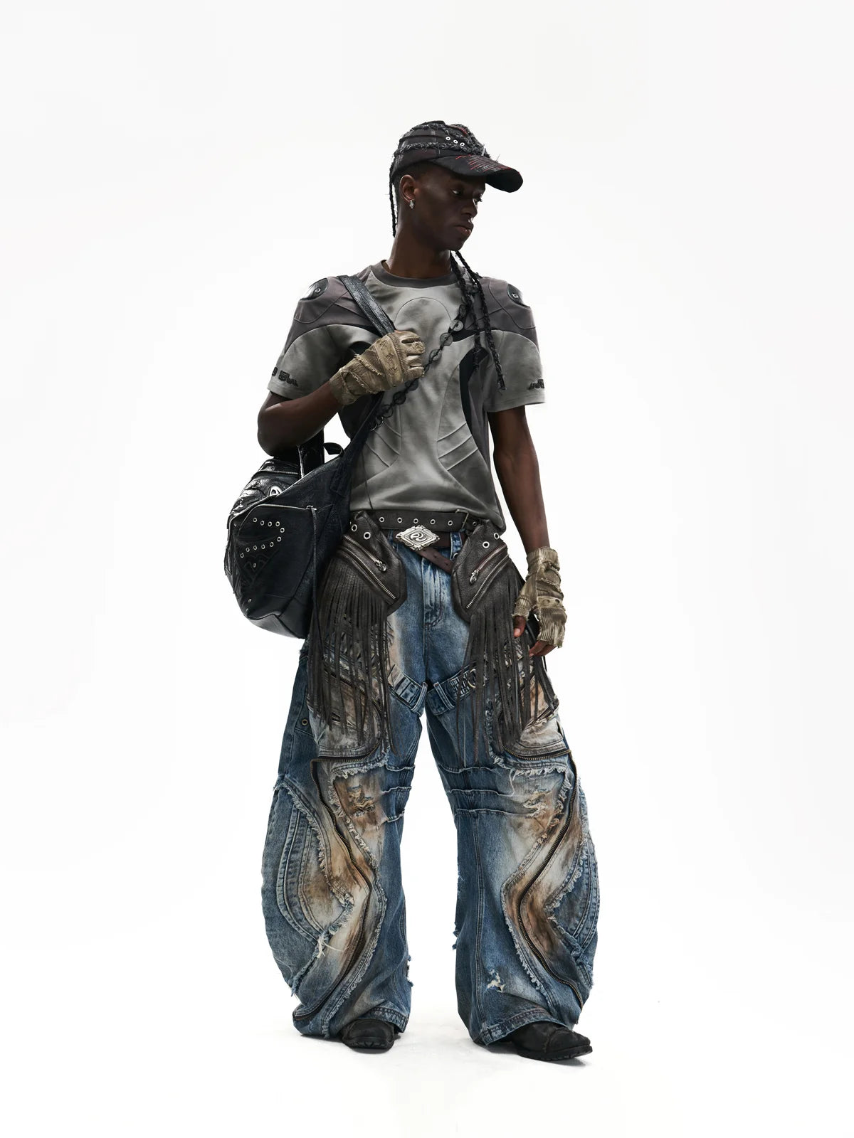 Curved Blade Pleated Jeans with Distressed Wash-IYAMIUIO