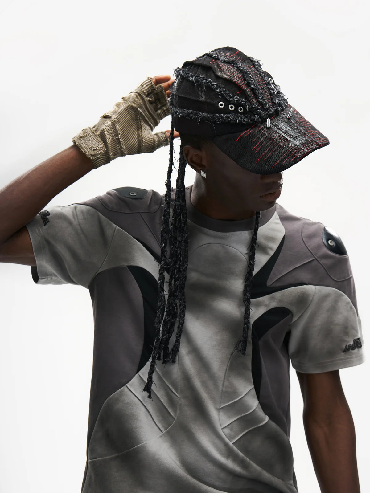 Spliced Cooling Slim T-Shirt with Embroidered Shoulder Details-IYAMIUIO