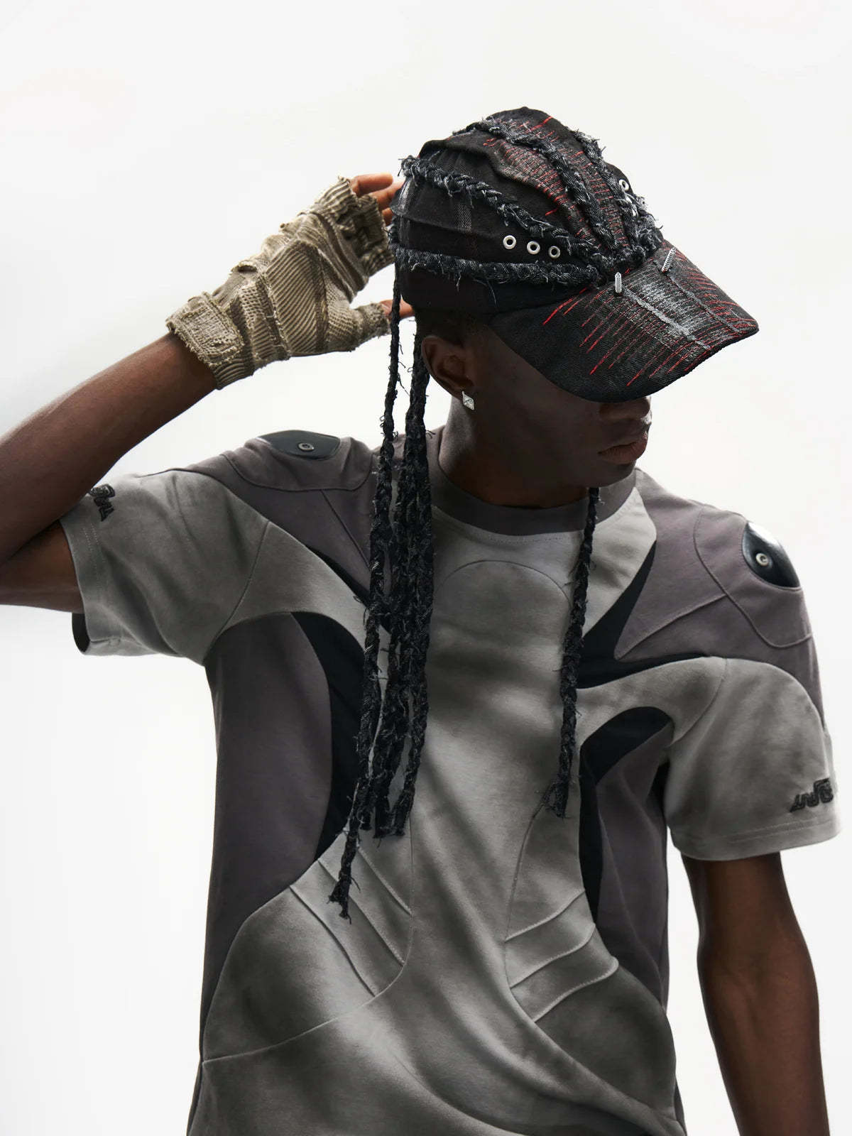 Spliced Cooling Slim T-Shirt with Embroidered Shoulder Details-IYAMIUIO