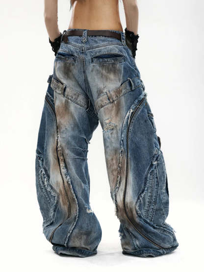 Curved Blade Pleated Jeans with Distressed Wash-IYAMIUIO