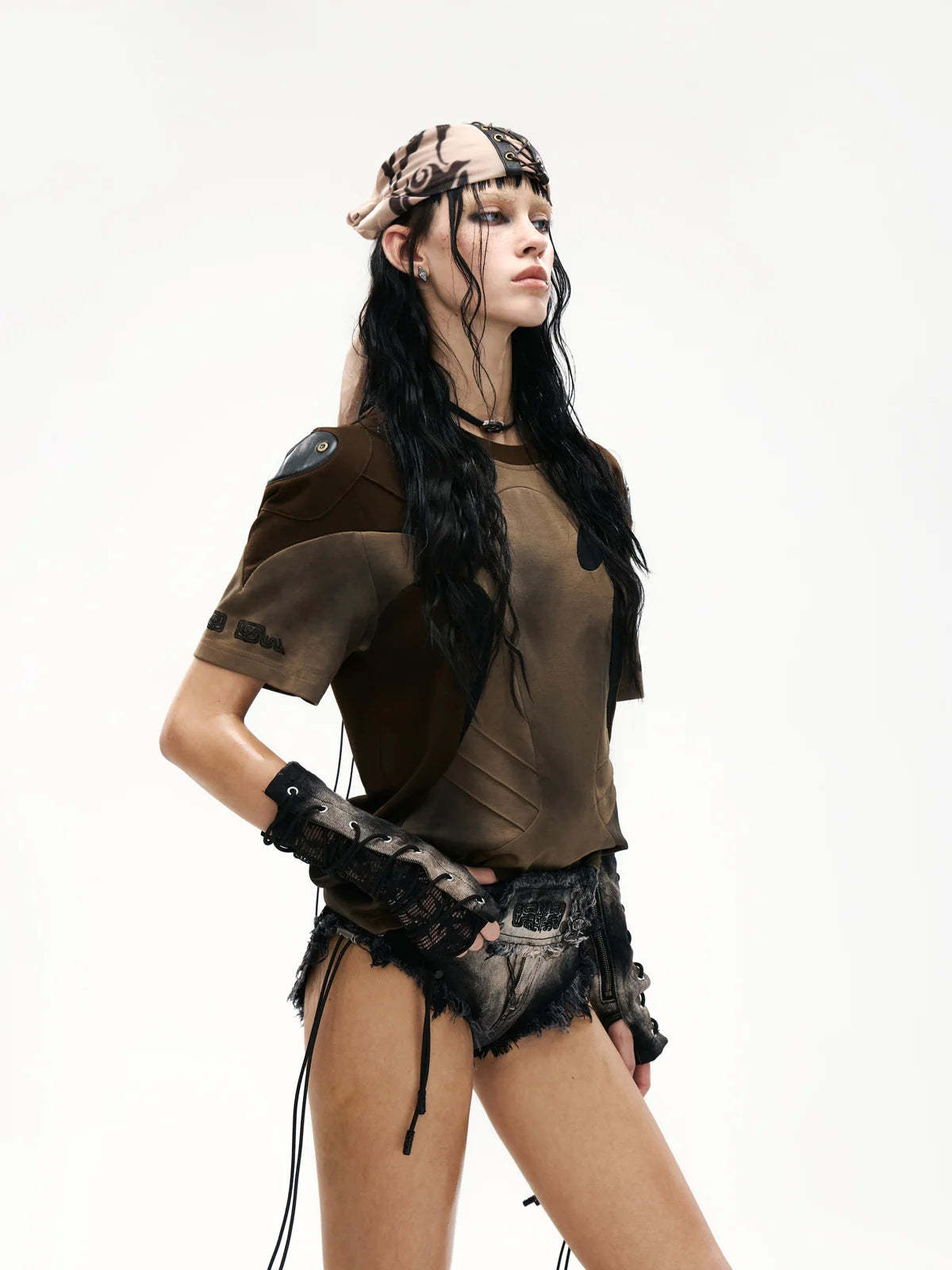 Spliced Cooling Slim T-Shirt with Embroidered Shoulder Details-IYAMIUIO