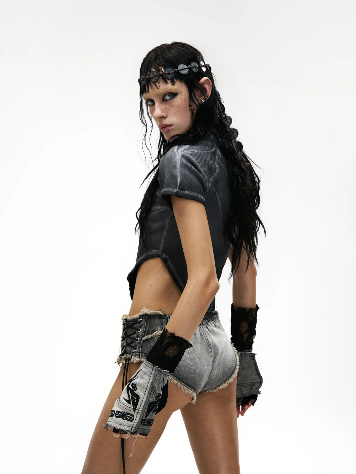 Raw Edge Deconstruction V-hem Top-IYAMIUIO