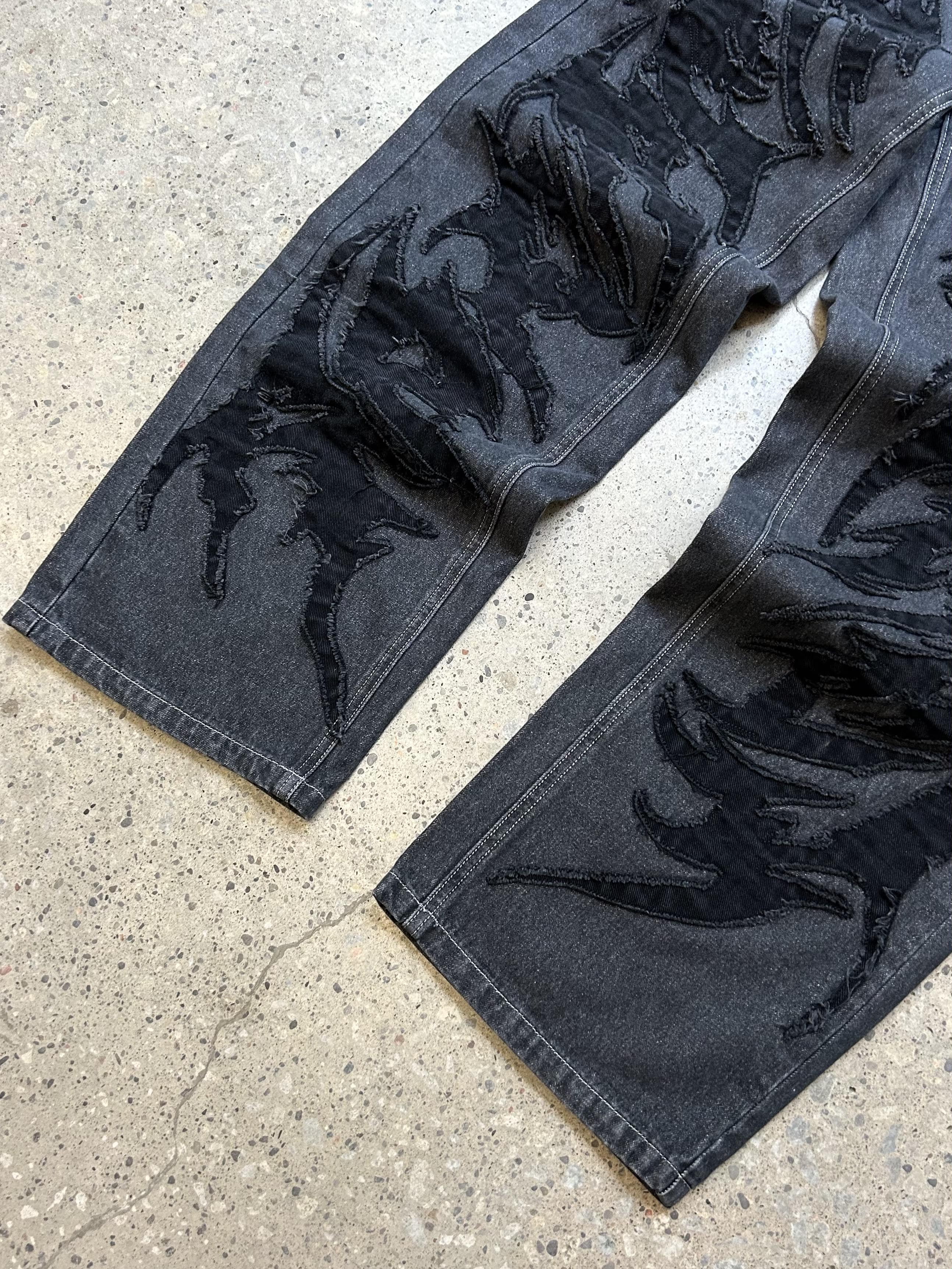 "CONFLICT" JEANS-IYAMIUIO