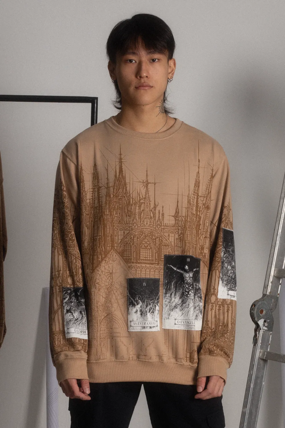 Moletinho Museum Long Sleeve-IYAMIUIO