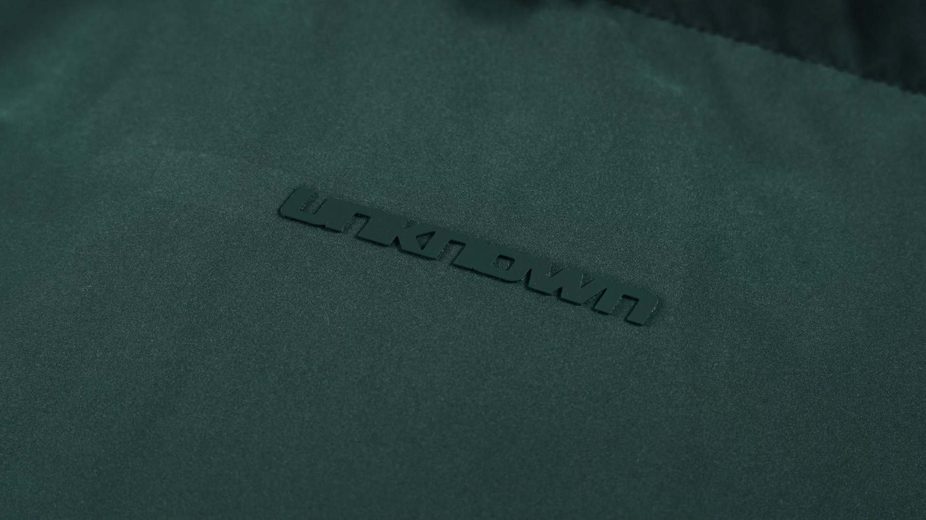 GREEN RHINESTONE PUFFER-IYAMIUIO