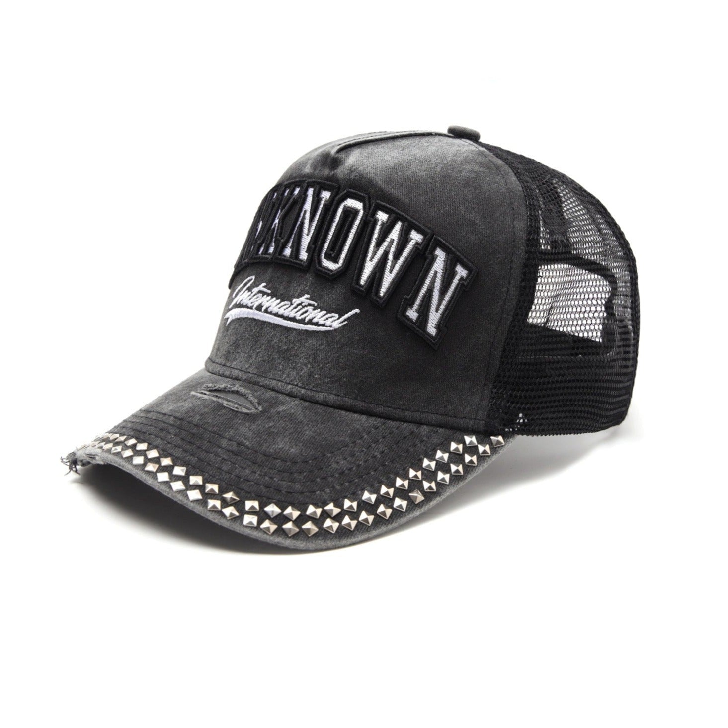 METAL STUDDED CAP-IYAMIUIO