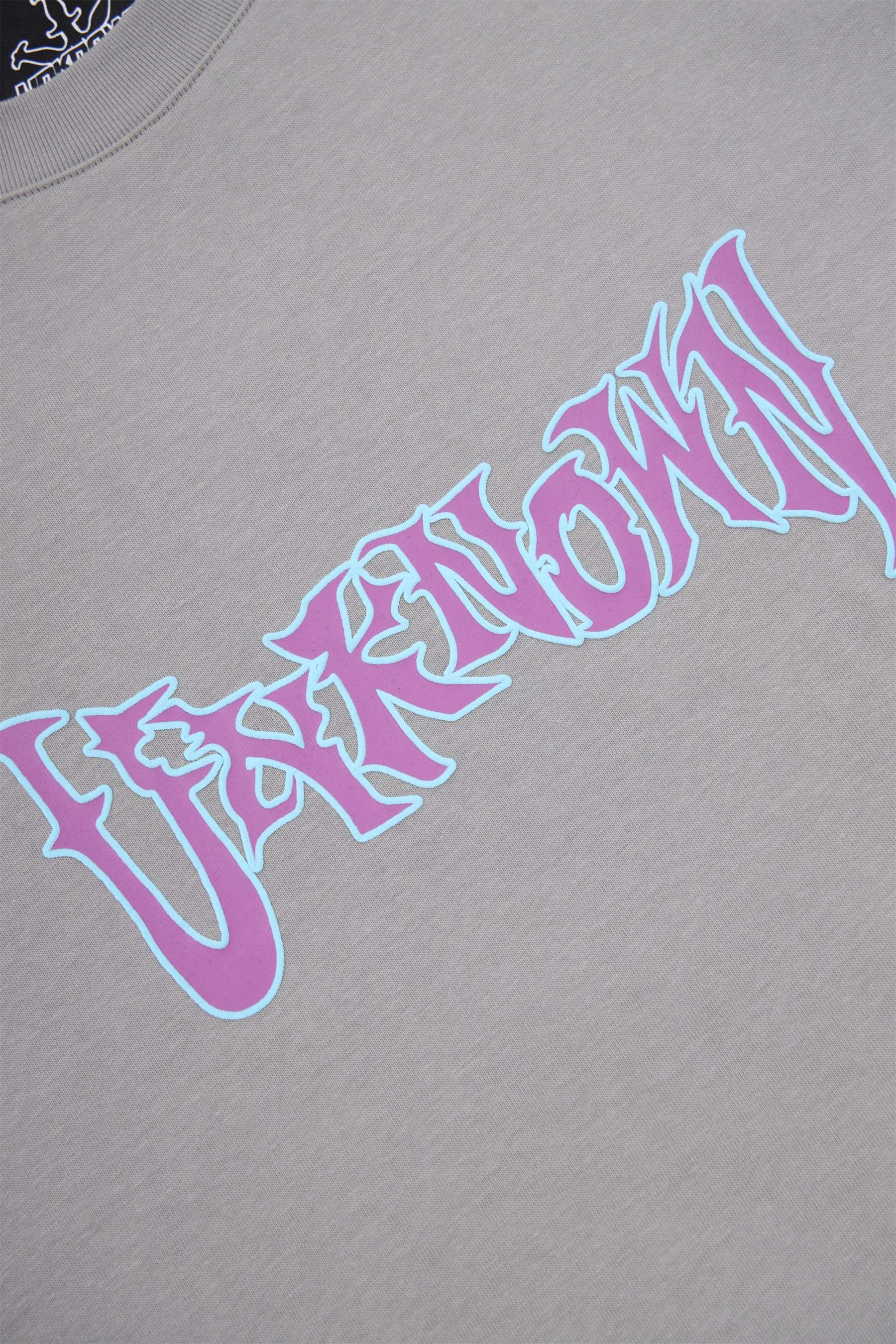 GREY TRIBAL DAGGER TEE-IYAMIUIO