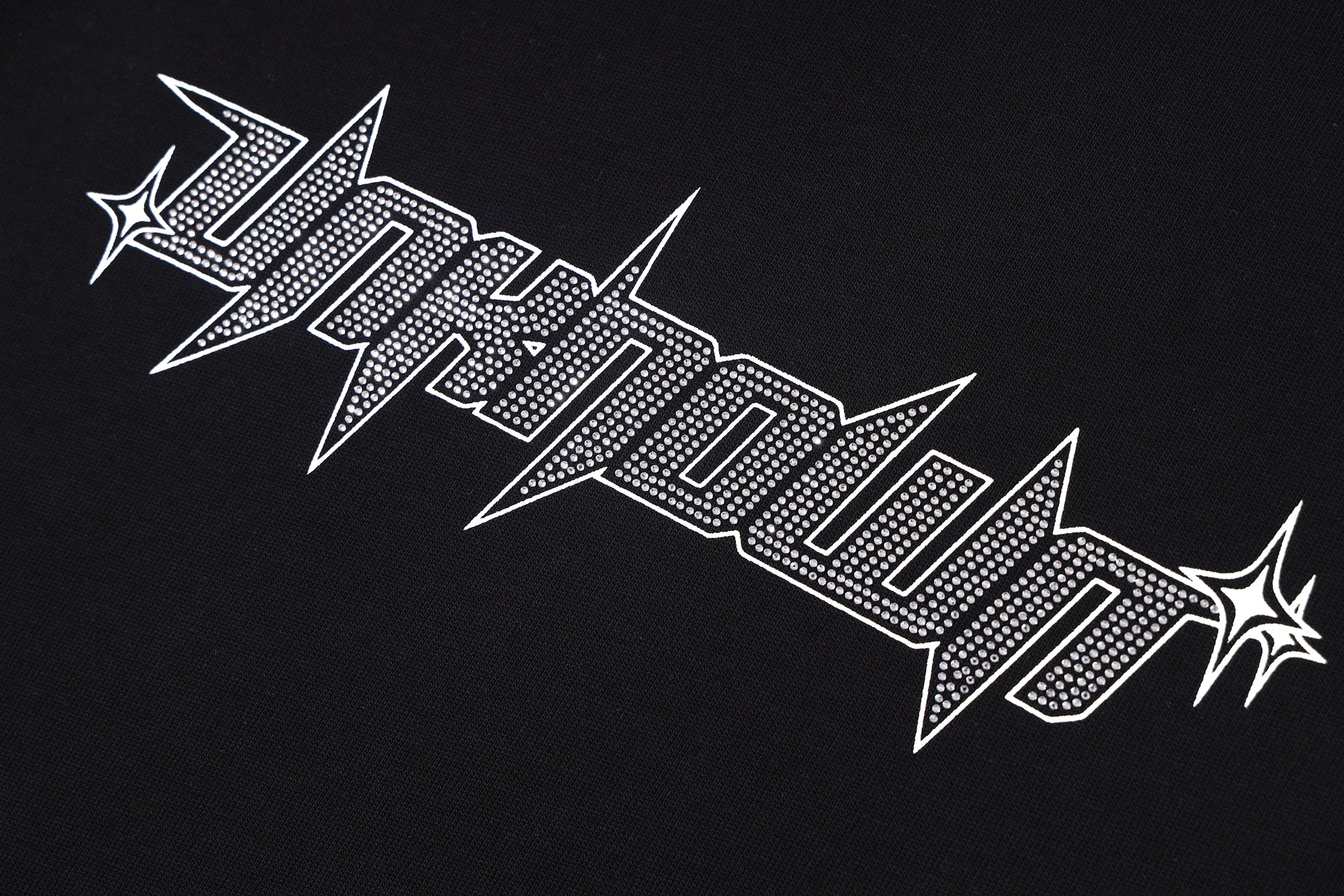 BLACK RHINESTONE TEE-IYAMIUIO