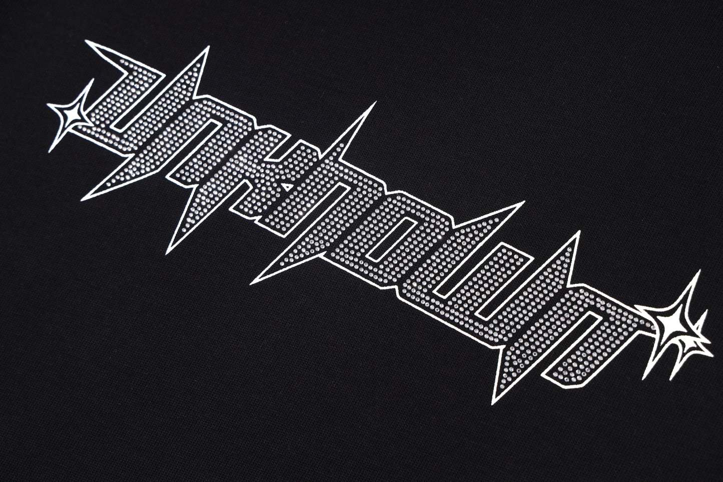 BLACK RHINESTONE TEE-IYAMIUIO