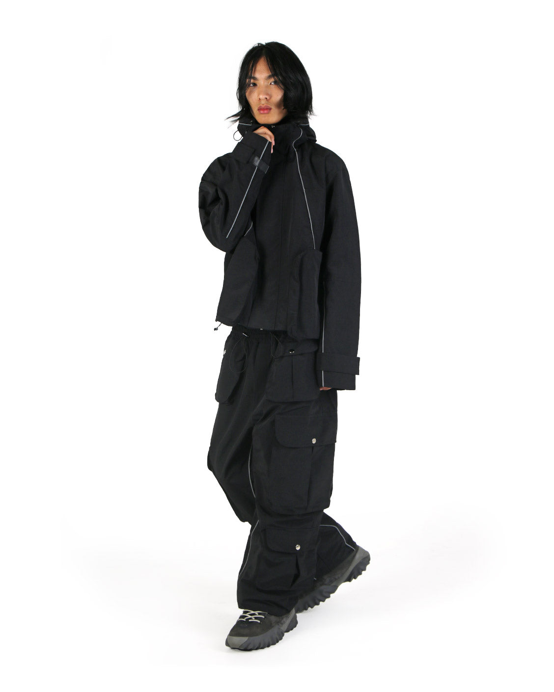 Tech Cargo Black-IYAMIUIO