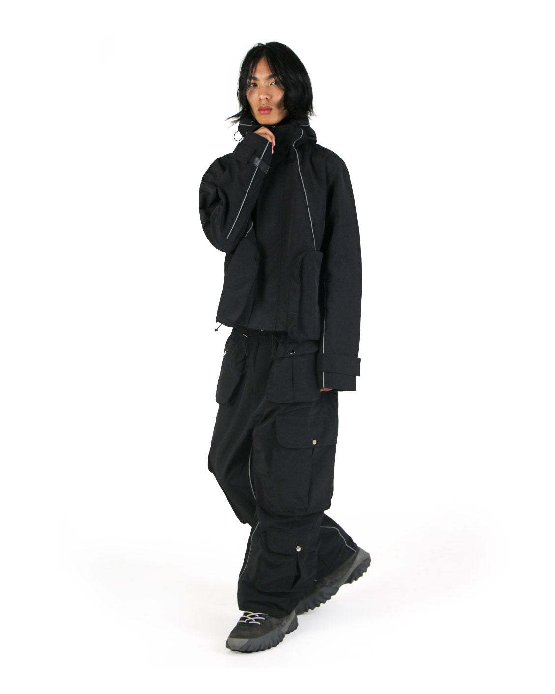 Tech Cargo Black-IYAMIUIO