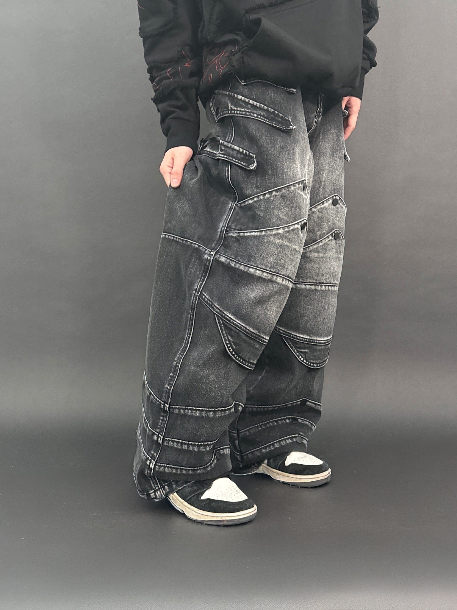 "WINTER ARMOR" Black Cargo Pants-IYAMIUIO
