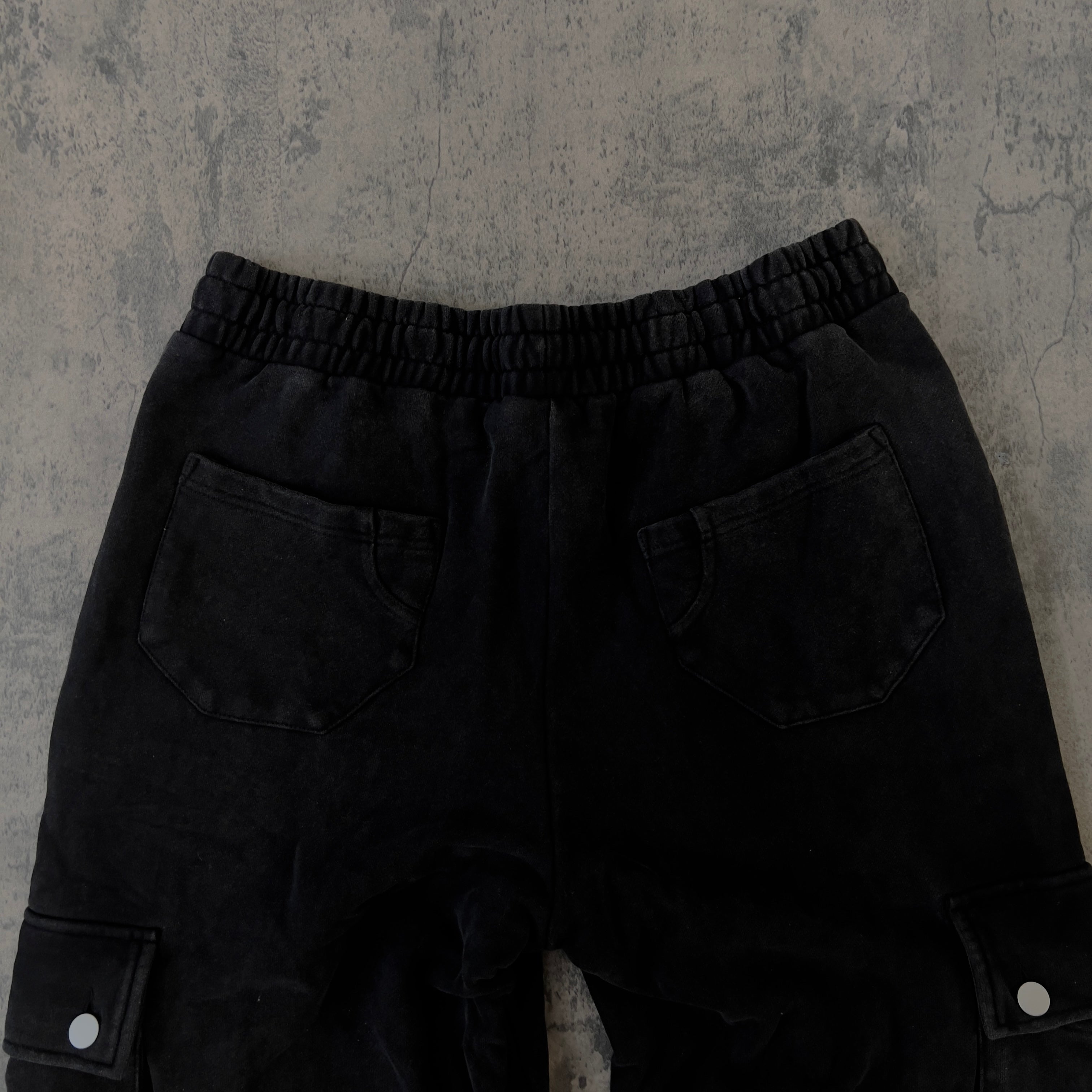 CARGO SWEATS (NOIR)-IYAMIUIO