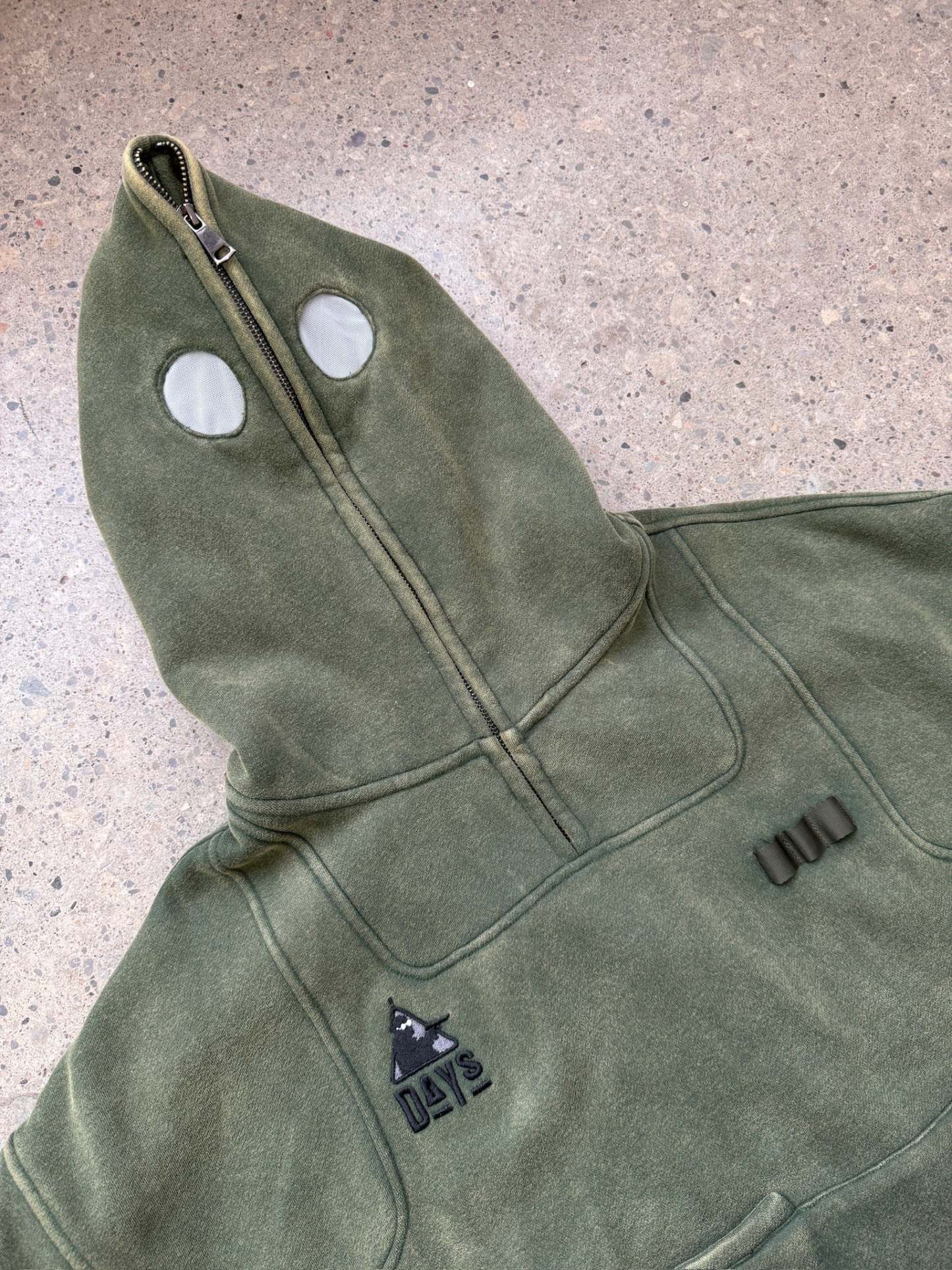 "DAYS" Hoodie-IYAMIUIO