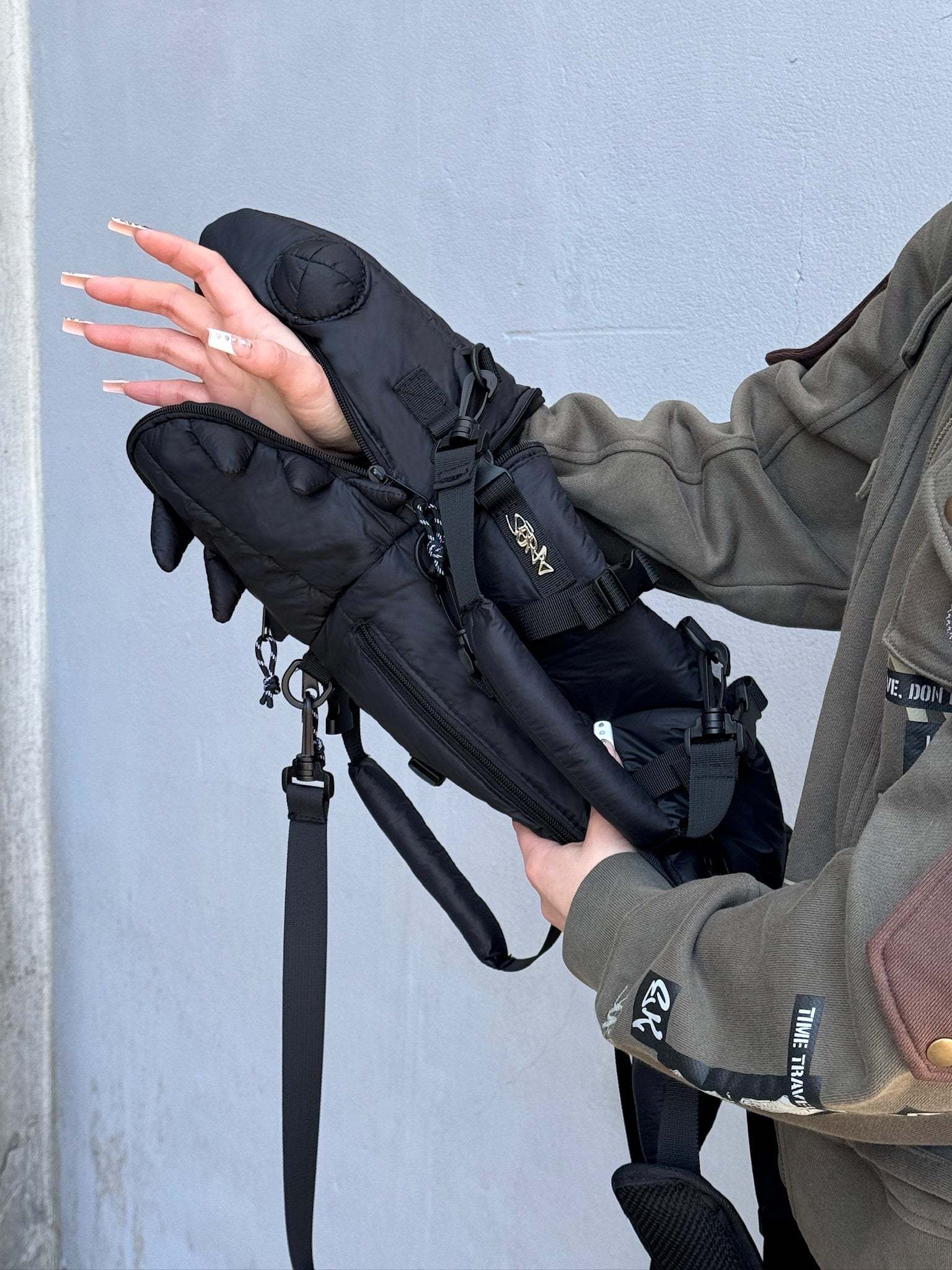 "SHARK" Bag-IYAMIUIO