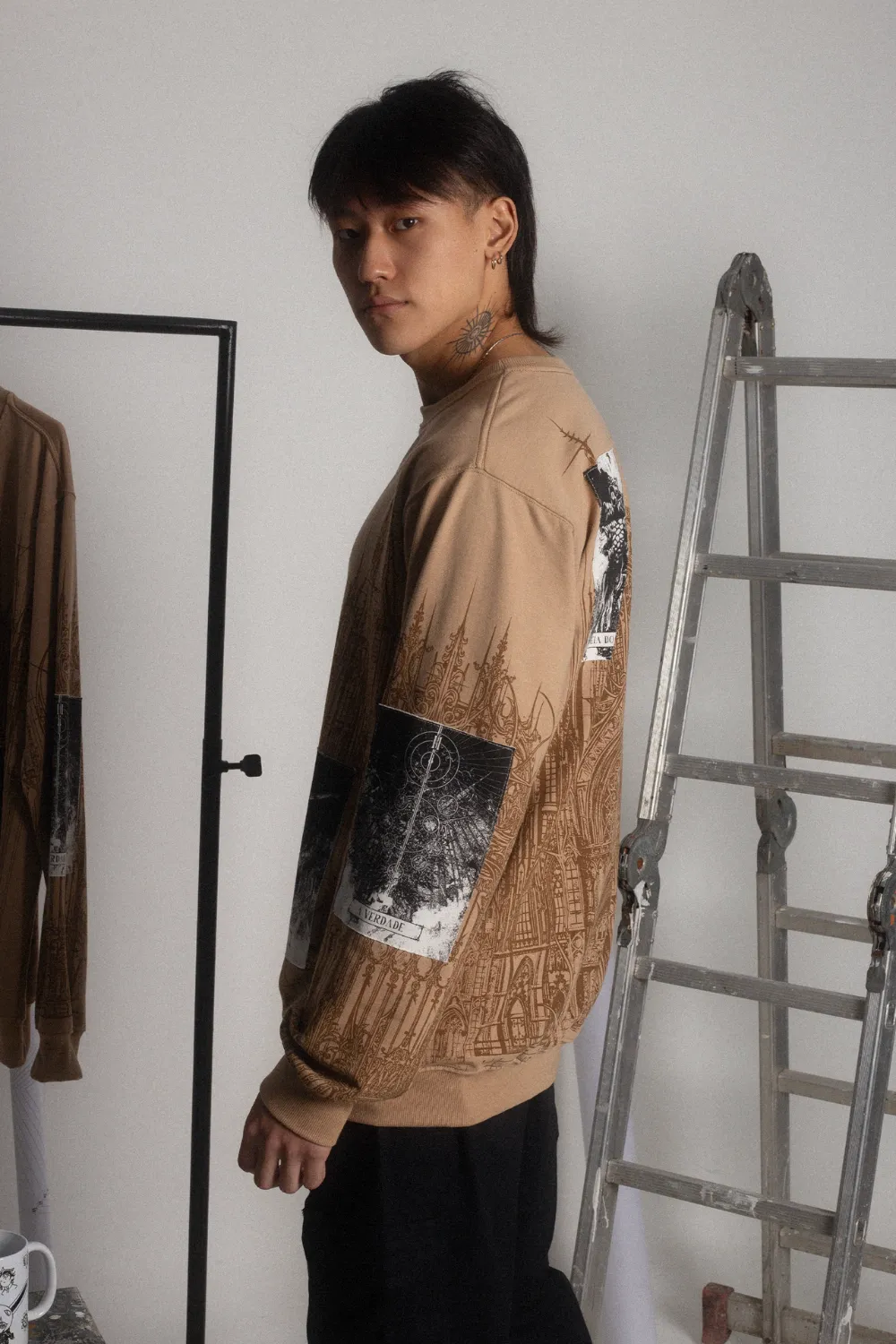 Moletinho Museum Long Sleeve-IYAMIUIO