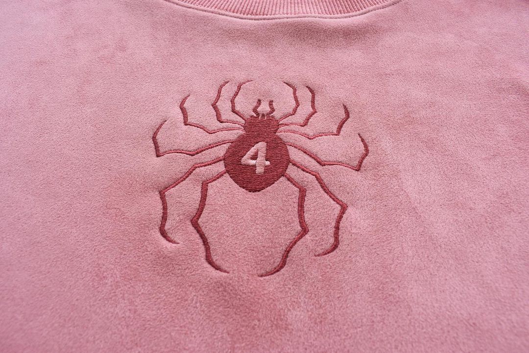 Lowkey Hisoka Embroidered Crew - HXH-IYAMIUIO