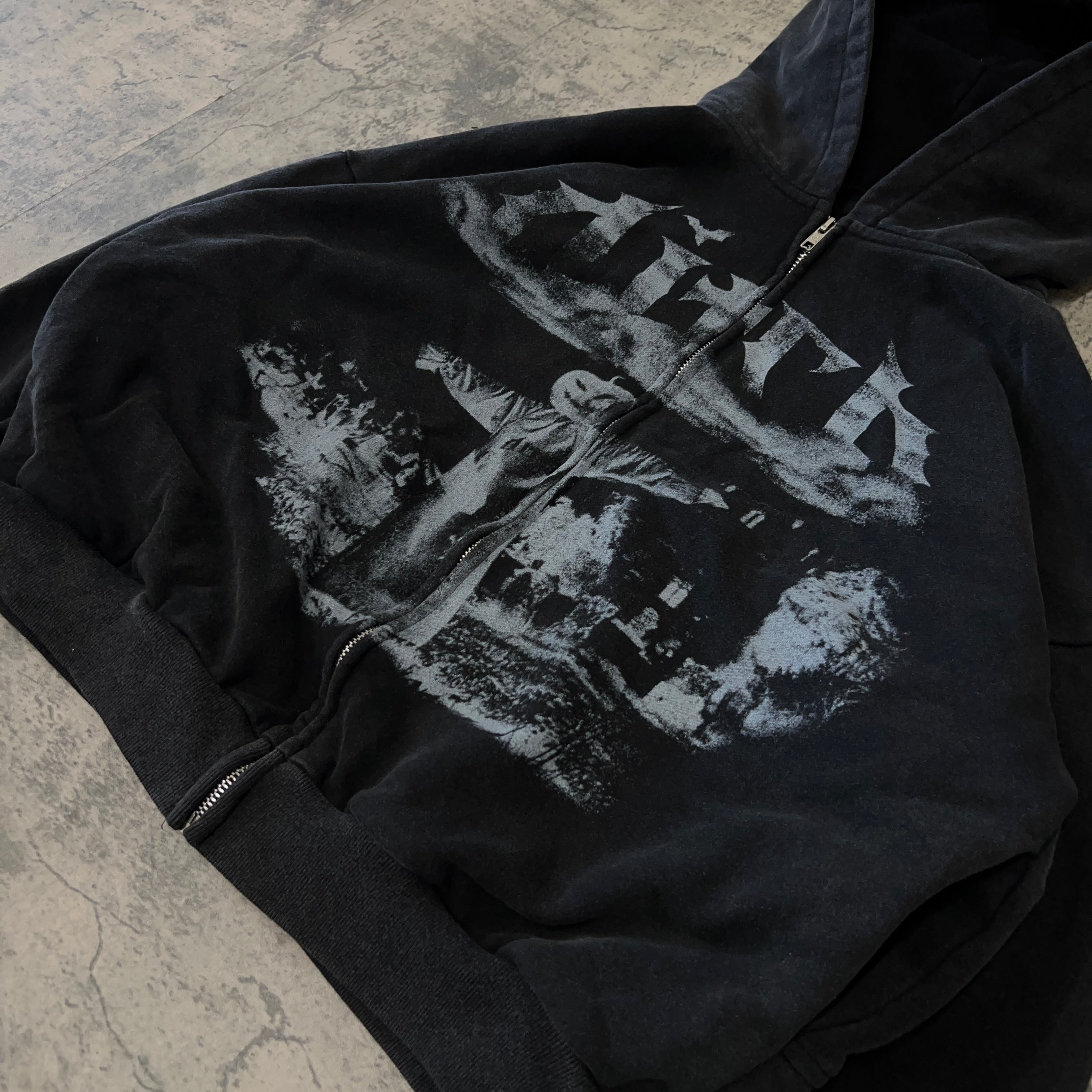 SCARECROW ZIPUP (COAL)-IYAMIUIO