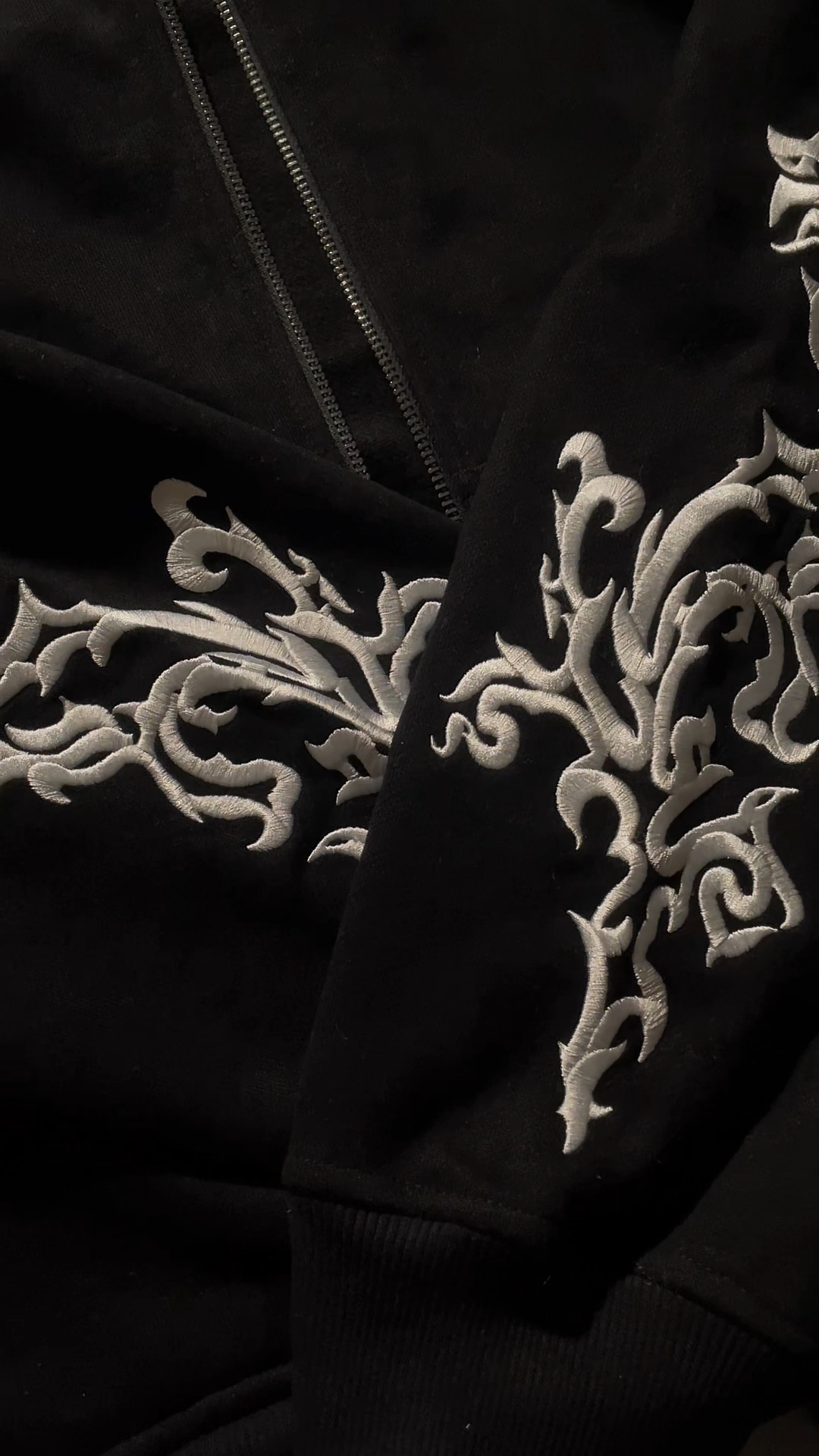 V2 Fire thorns full zip