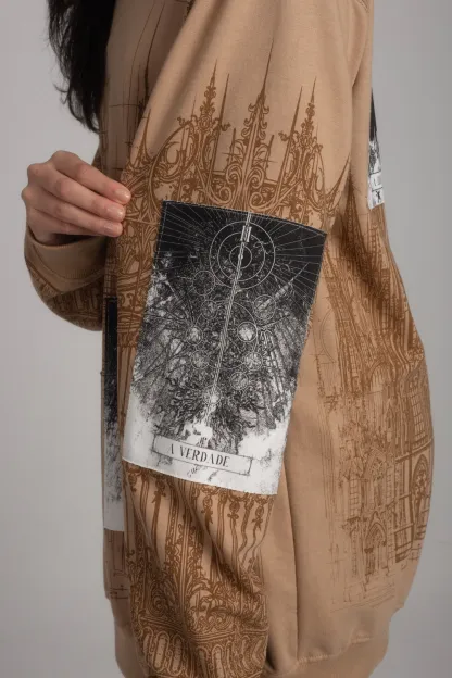 Moletinho Museum Long Sleeve-IYAMIUIO