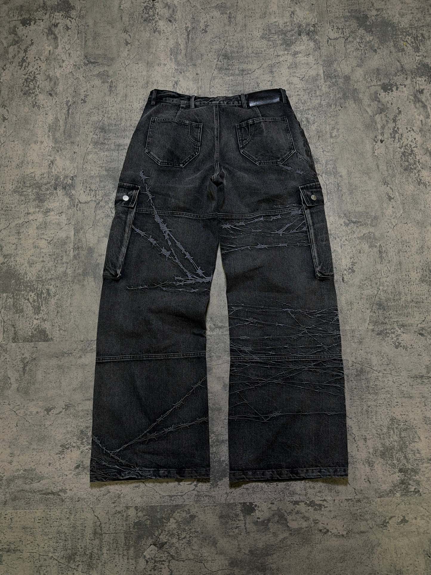BARBED WIRE CARGOS (COAL)-IYAMIUIO
