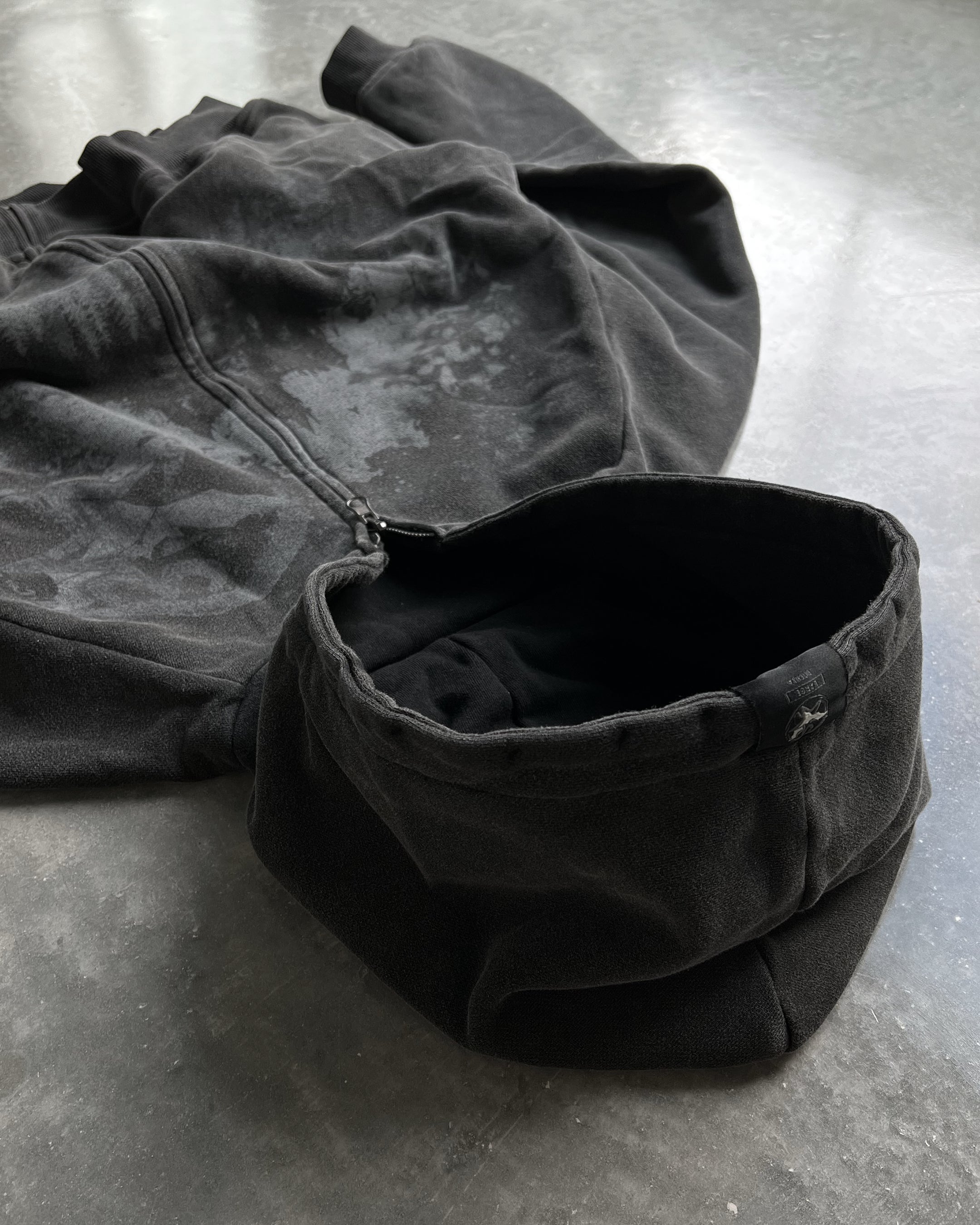 REVERSIBLE ZIPUP (COAL)-IYAMIUIO