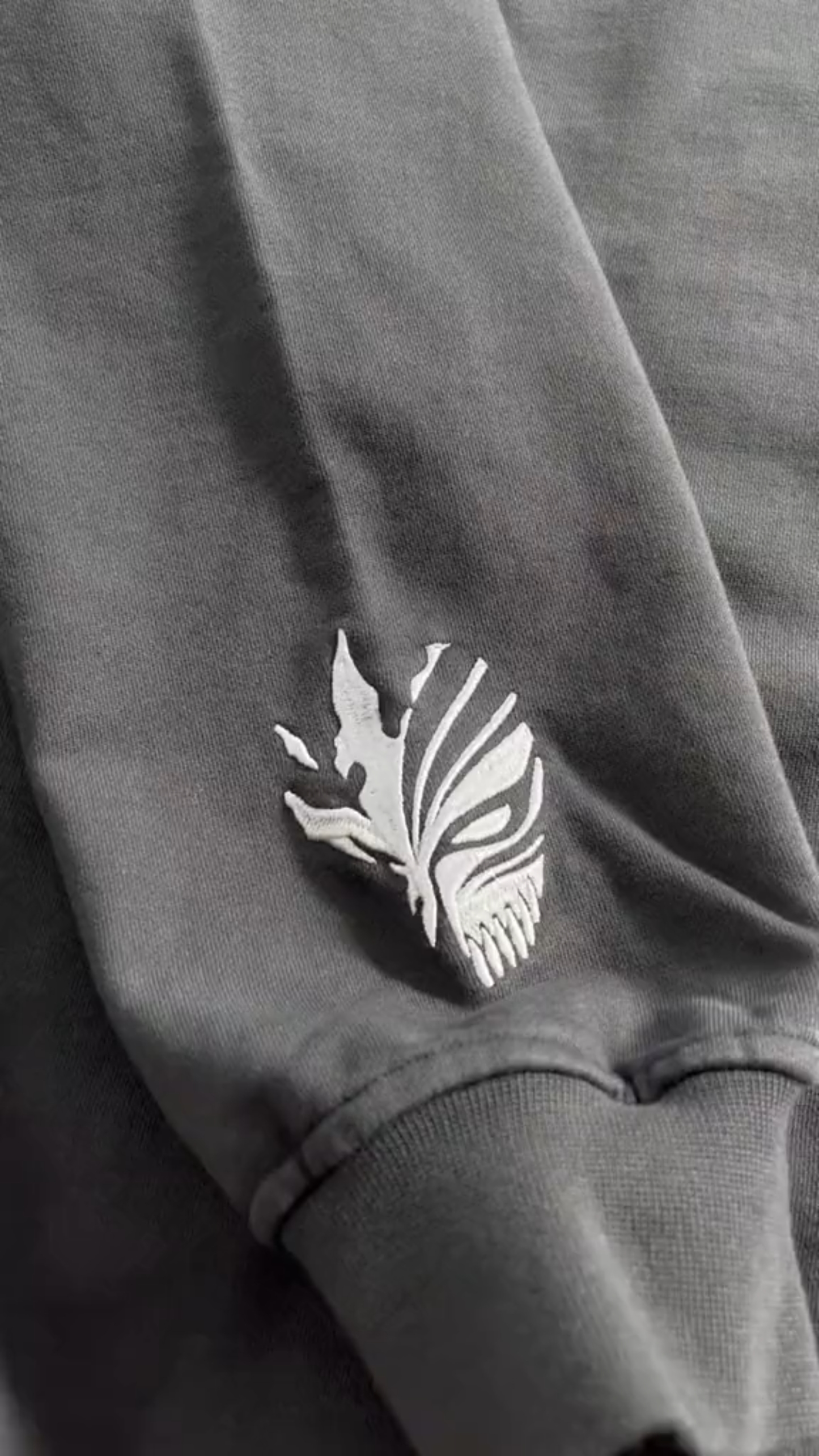 Lowkey ichigo sweater - Bleach-IYAMIUIO