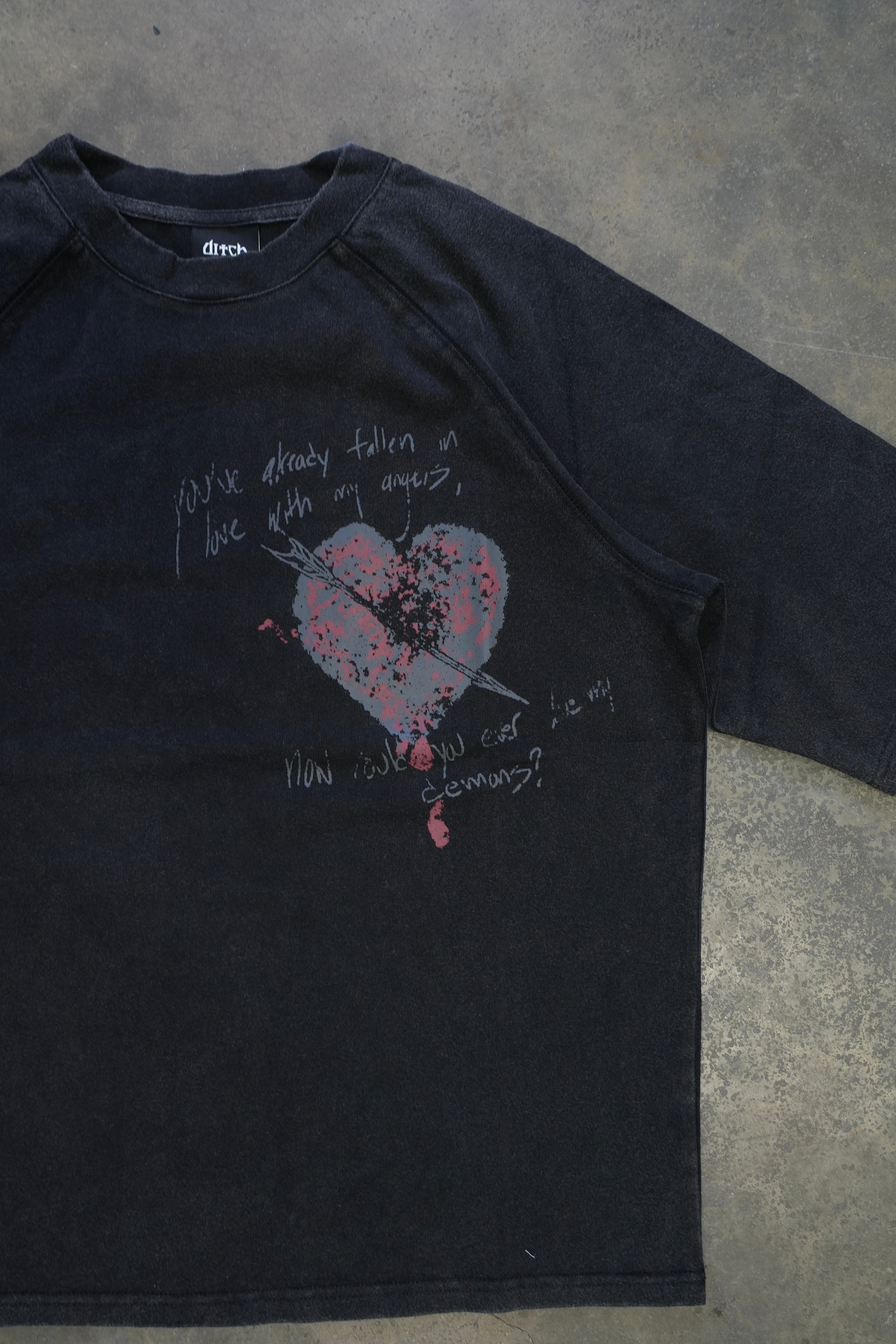 DEMONS TEE (COAL)-IYAMIUIO