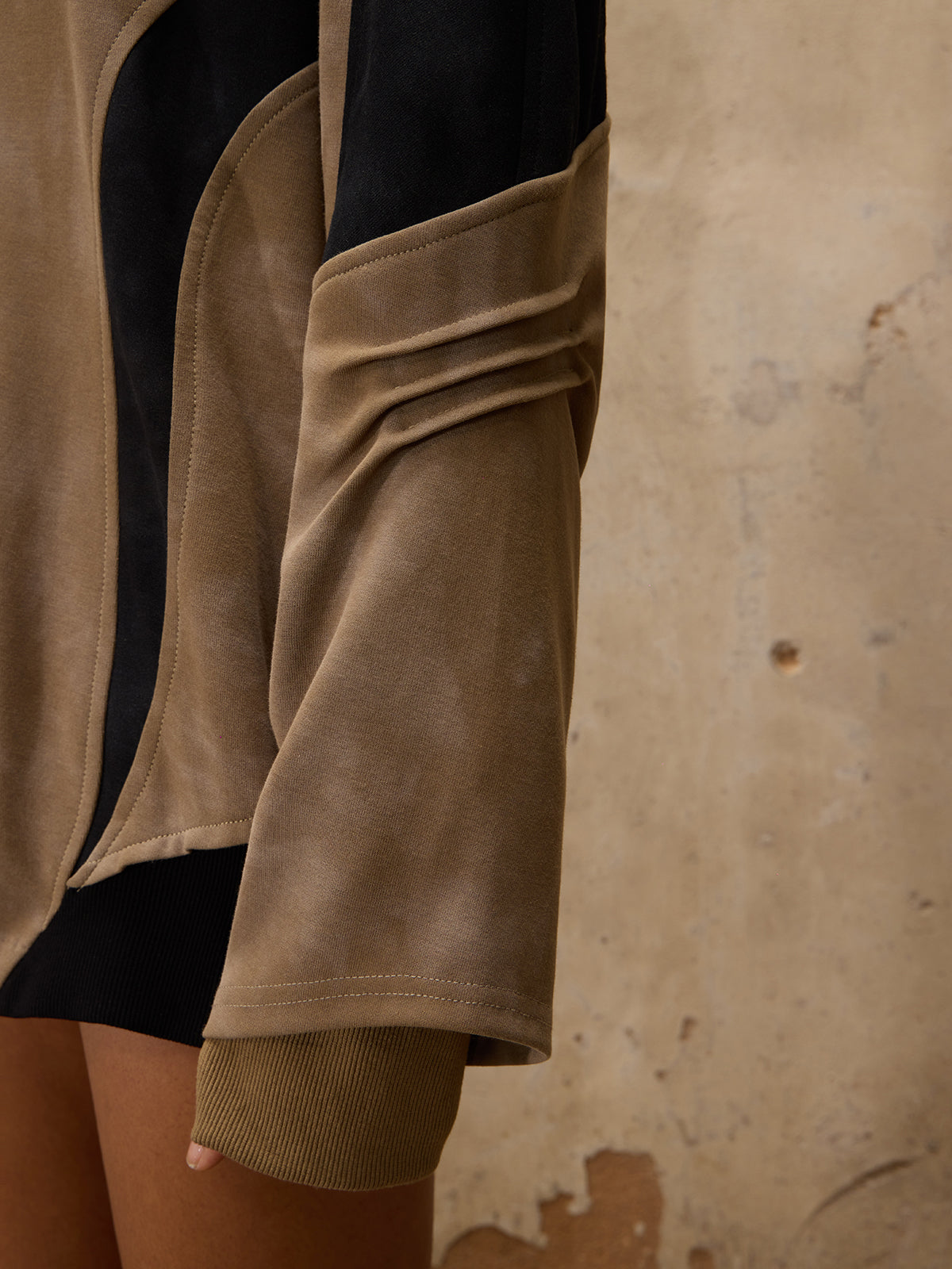 Personsoul Distressed Sweatshirt-IYAMIUIO