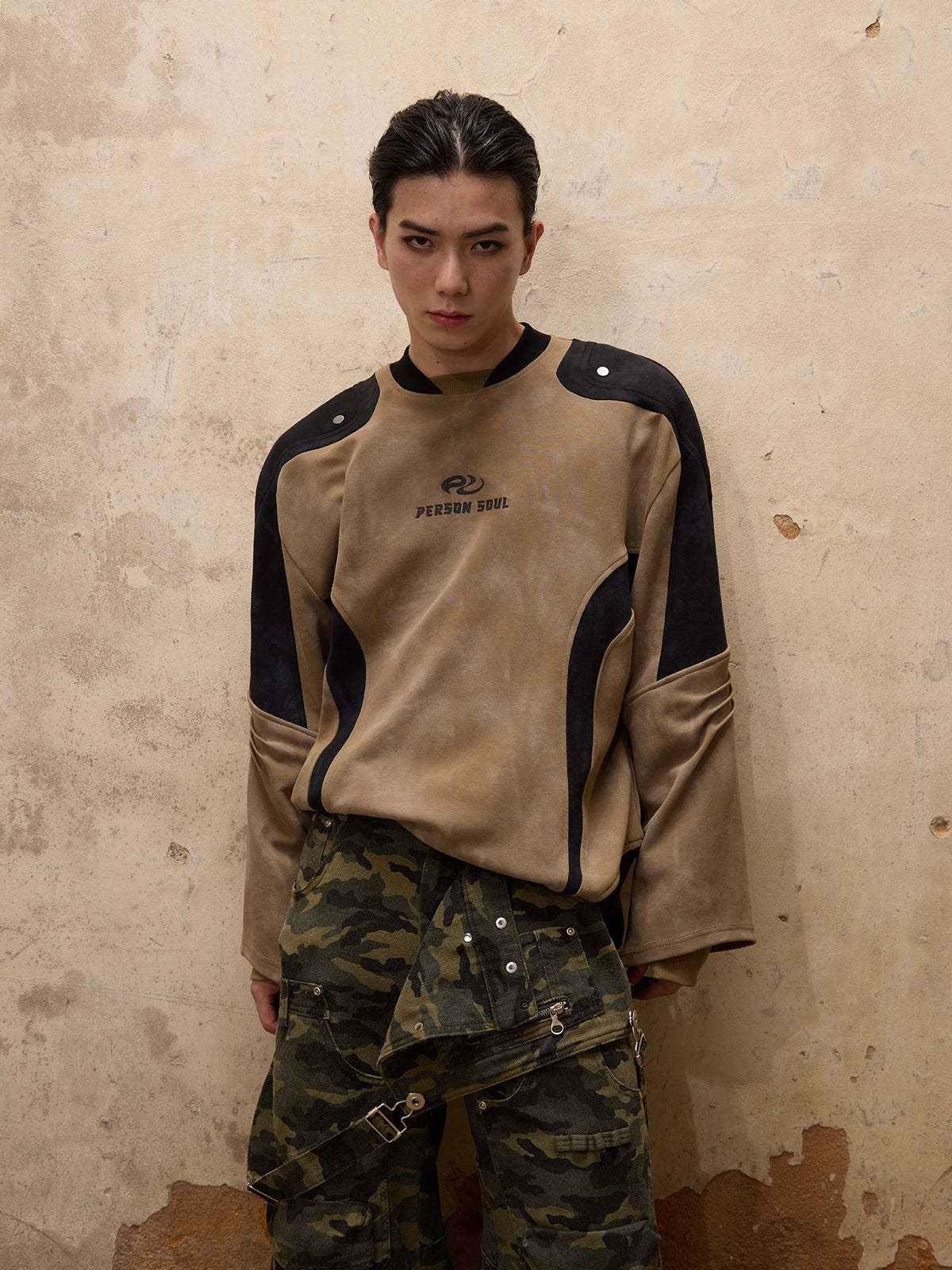 Personsoul Distressed Sweatshirt-IYAMIUIO