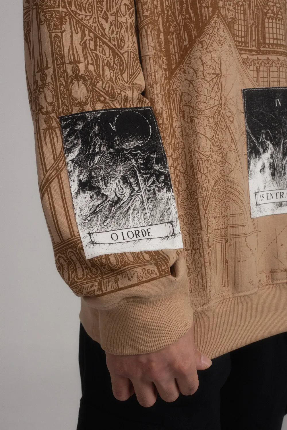 Moletinho Museum Long Sleeve-IYAMIUIO