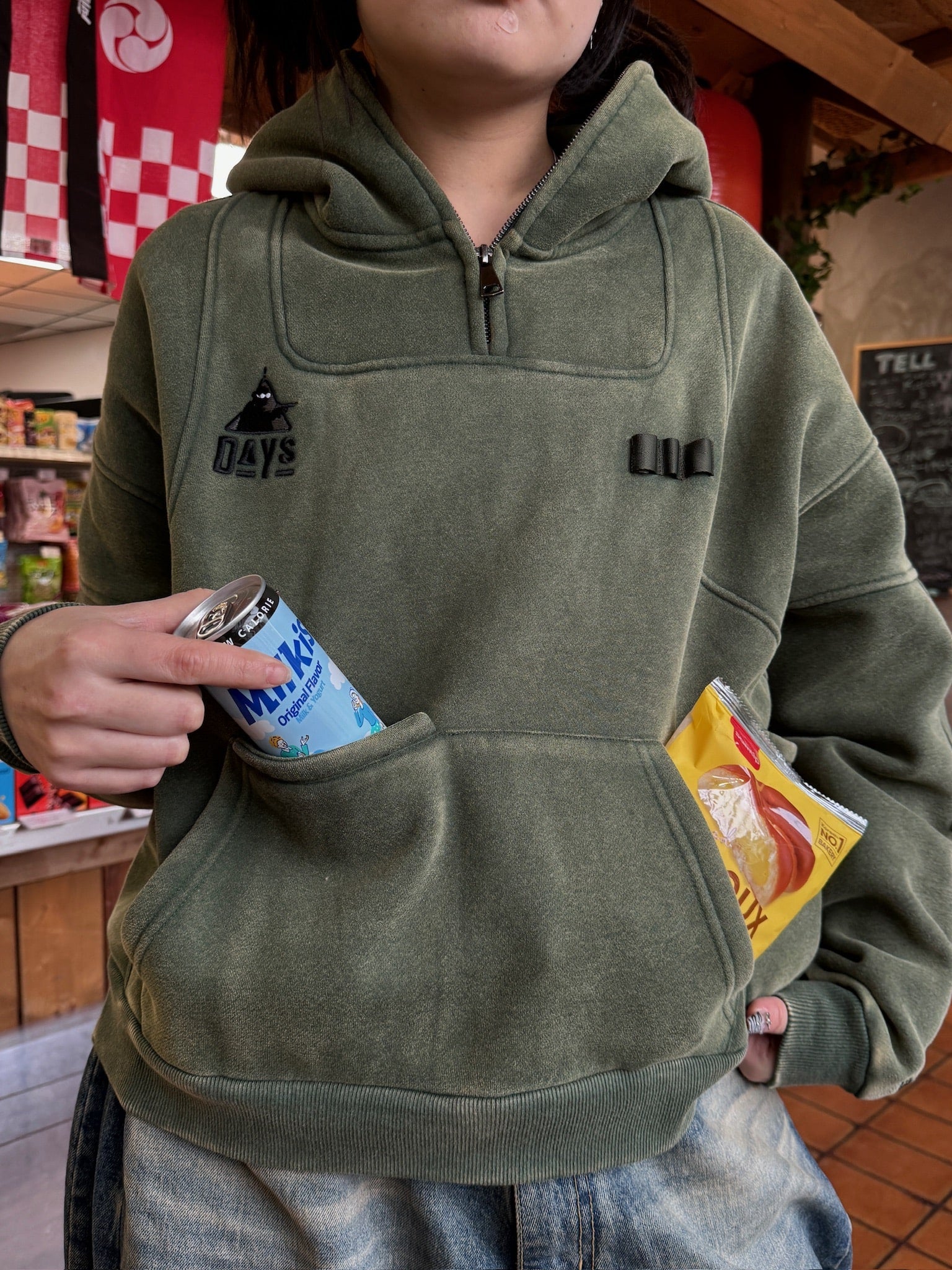 "DAYS" Hoodie-IYAMIUIO