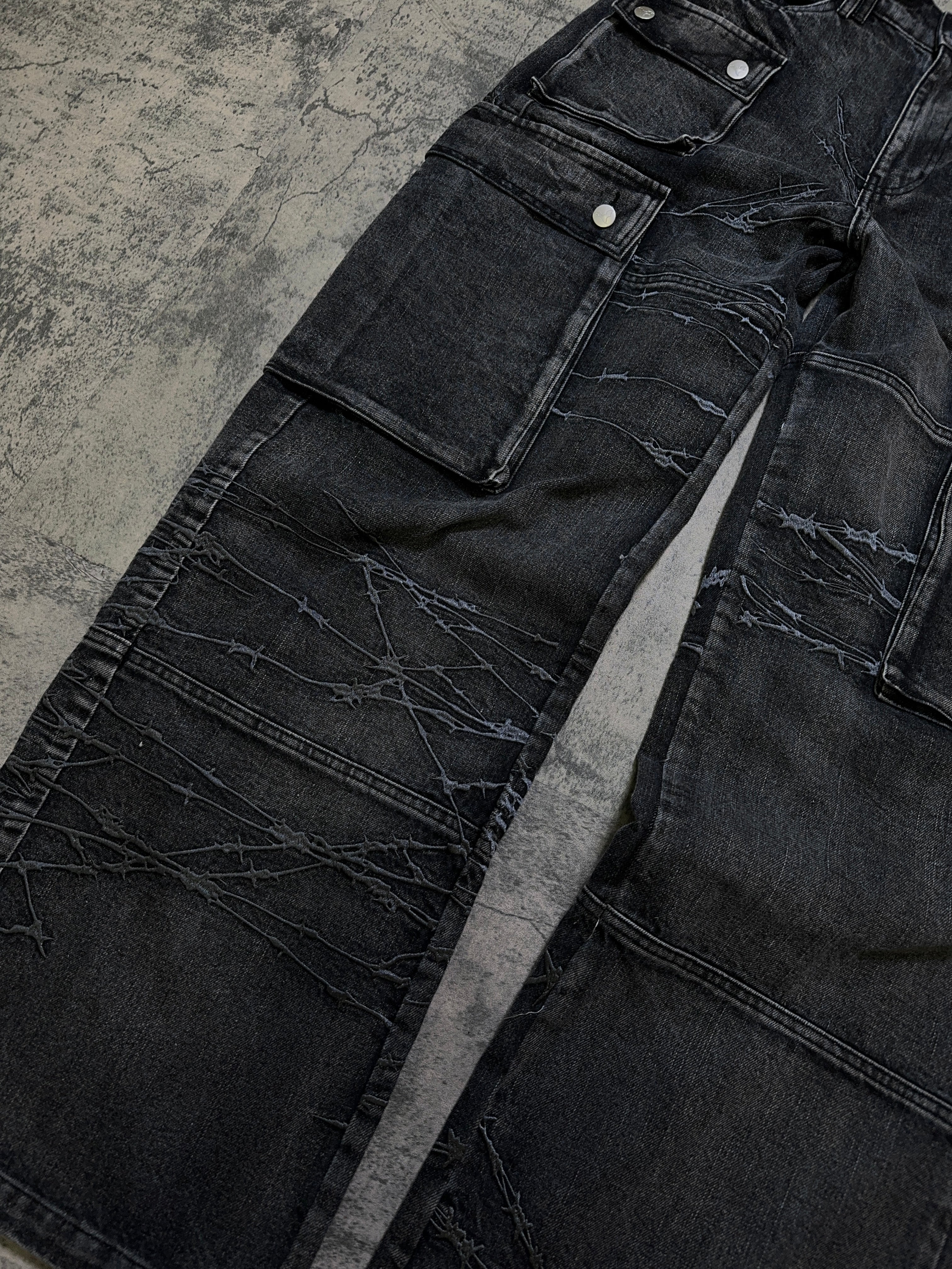 BARBED WIRE CARGOS (COAL)-IYAMIUIO